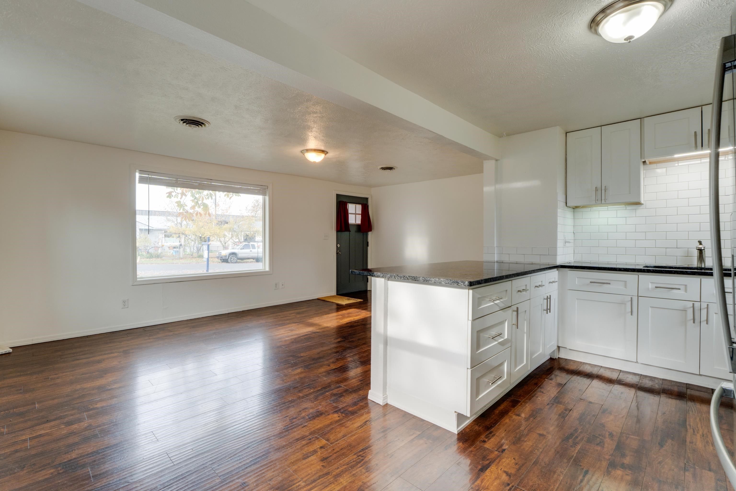 6116 N Astor St - Photo 9