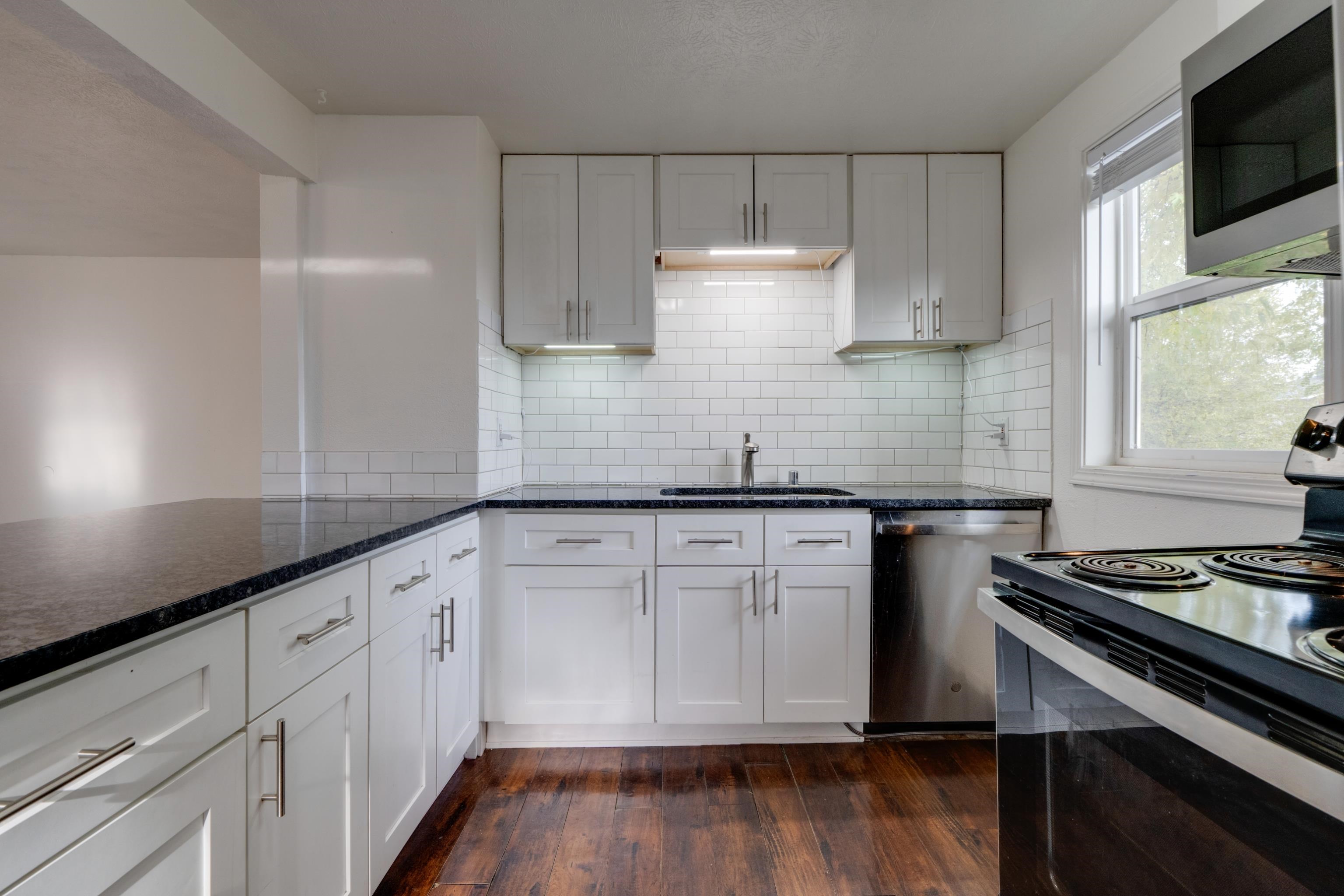 6116 N Astor St - Photo 10
