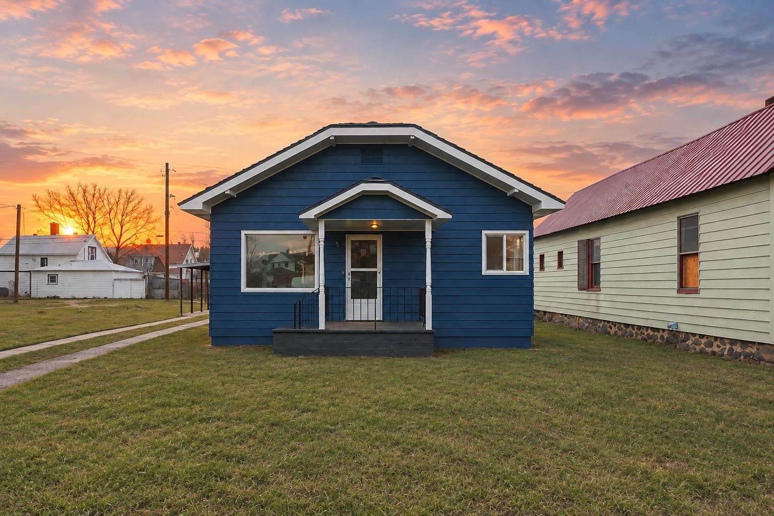 1412 E Pacific Ave - Photo 1