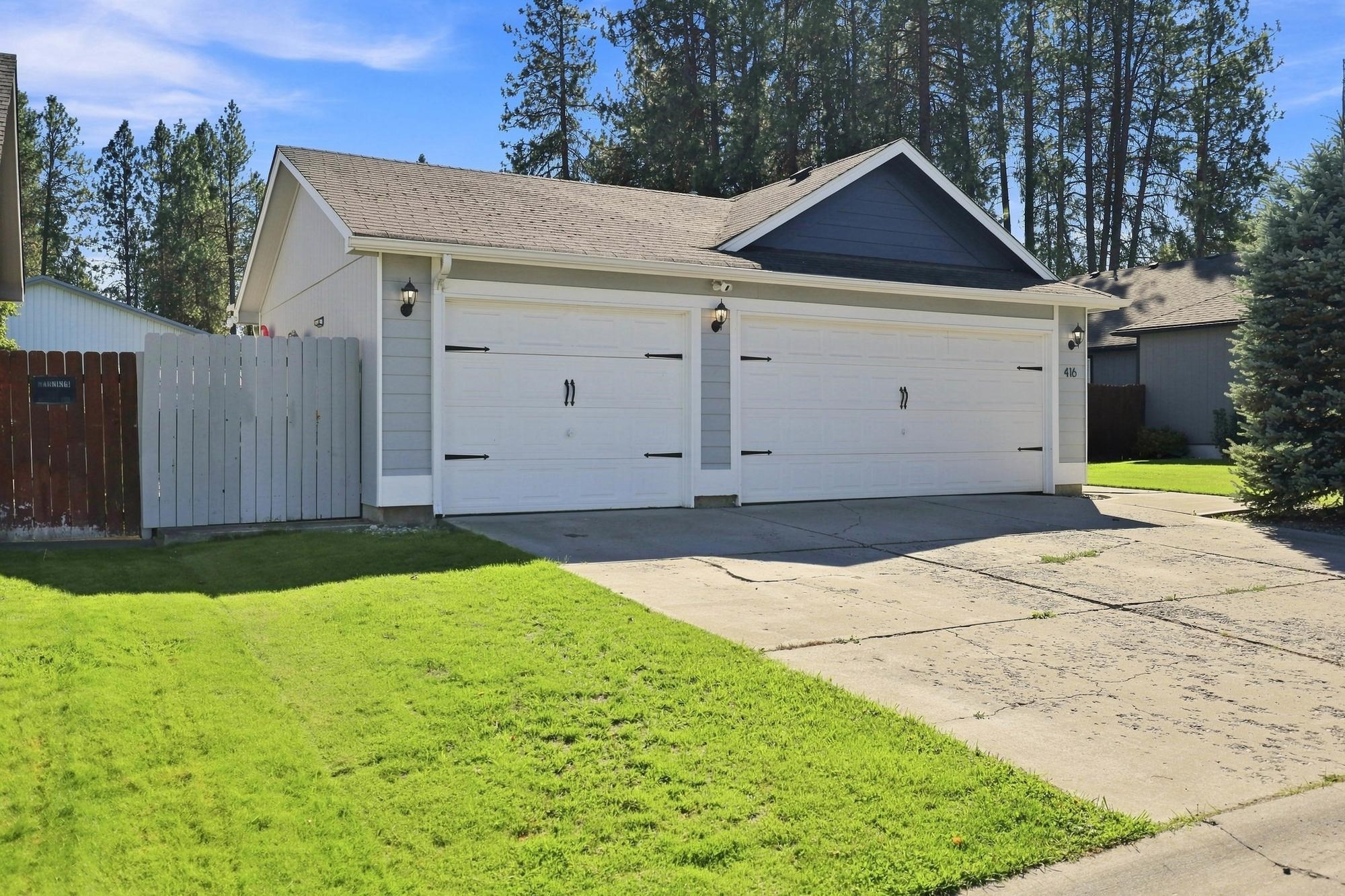 416 E Blackhawk Dr - Photo 2