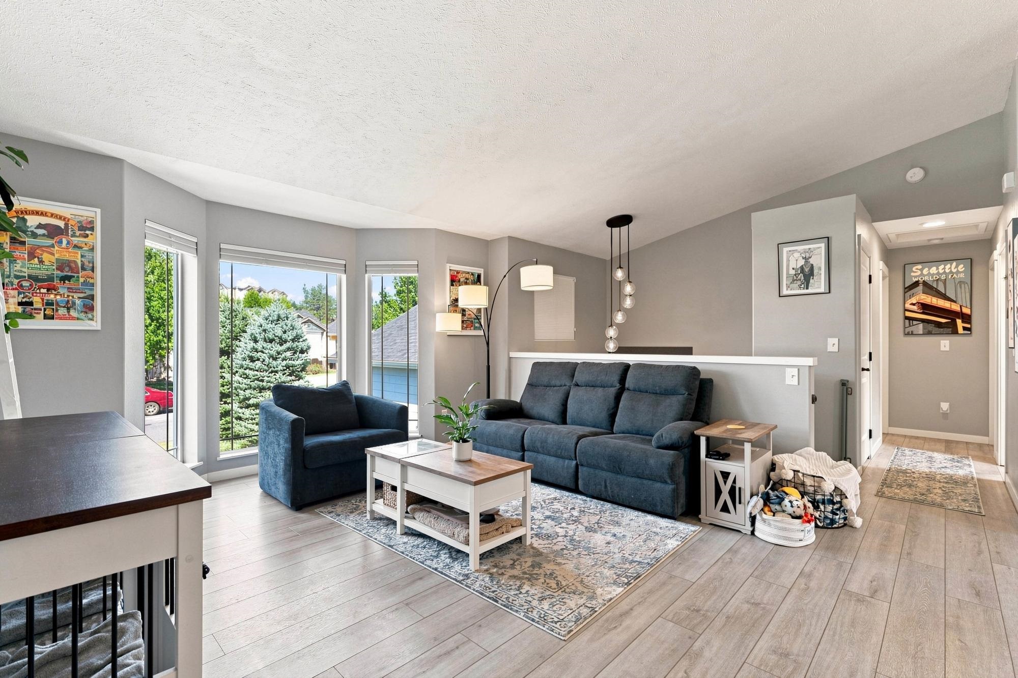 416 E Blackhawk Dr - Photo 5