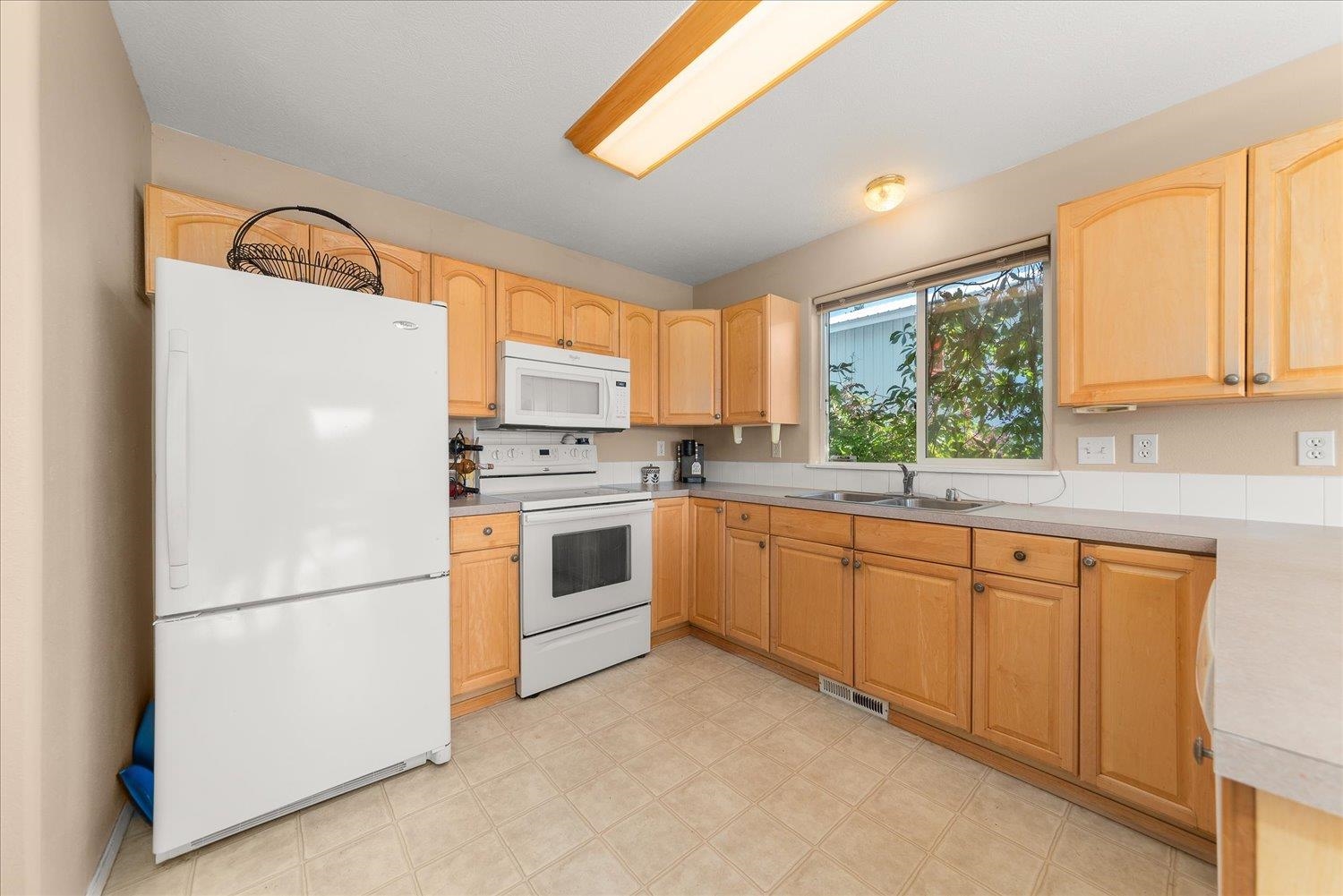 19019 E 4th Ave - Photo 7