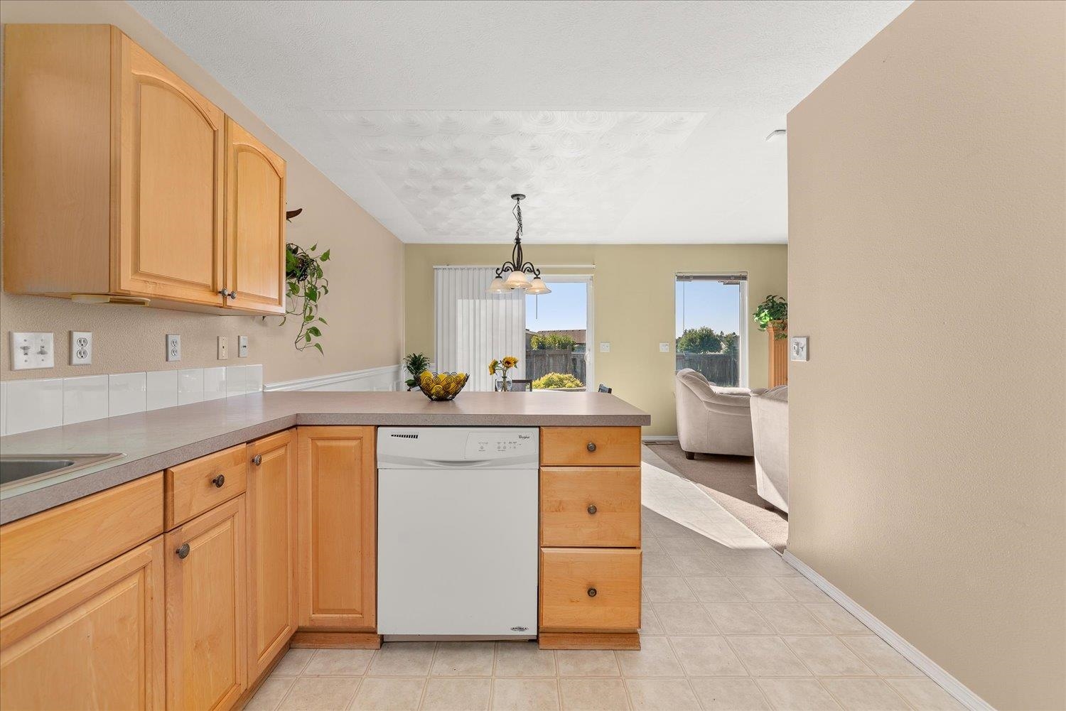 19019 E 4th Ave - Photo 8
