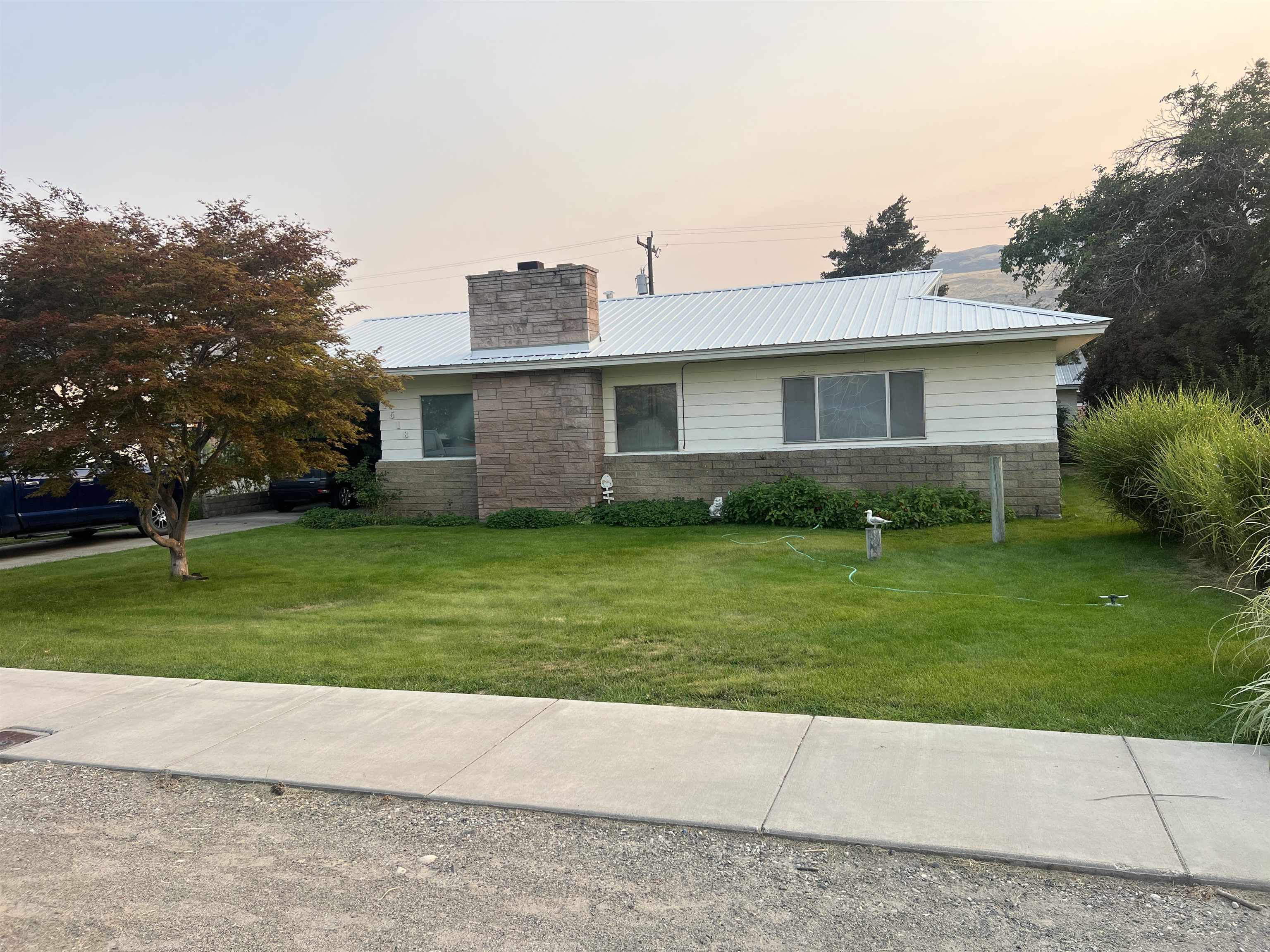 1518 Columbia Ave - Photo 1