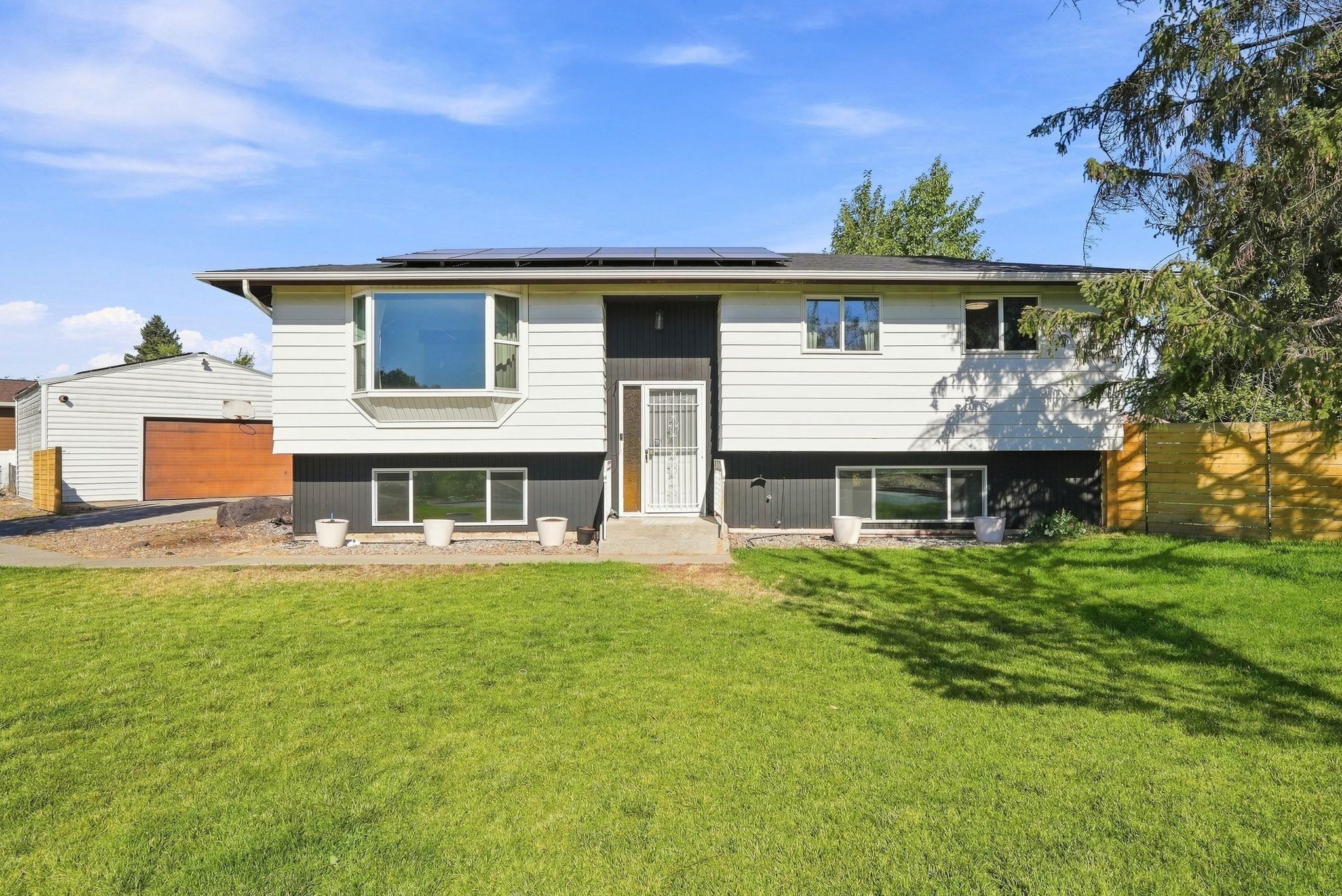 11921 E 31st Ave - Photo 3