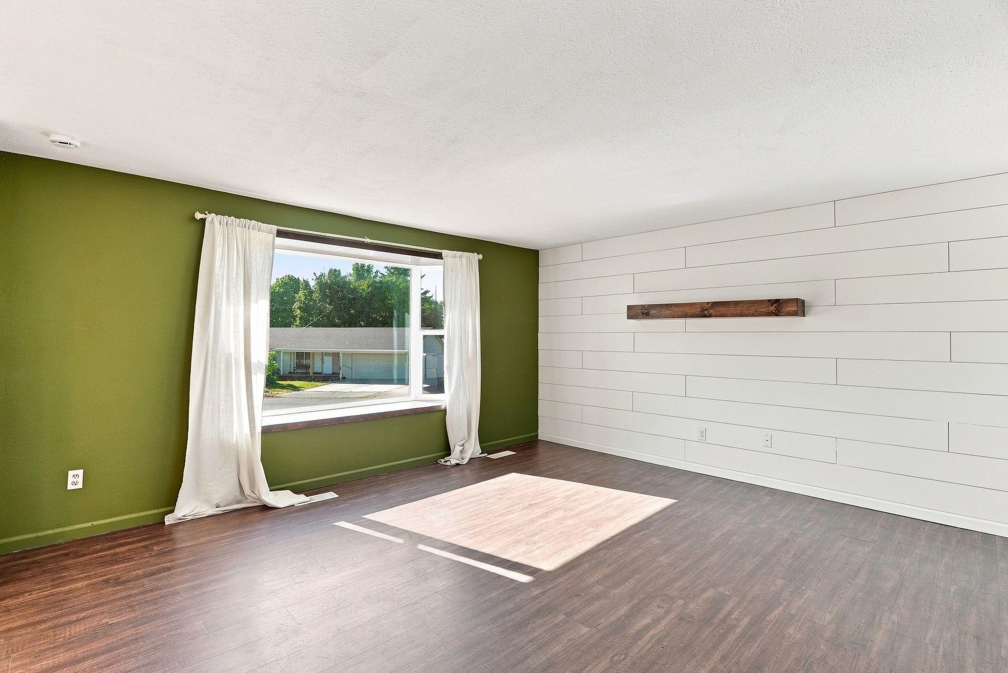 11921 E 31st Ave - Photo 4