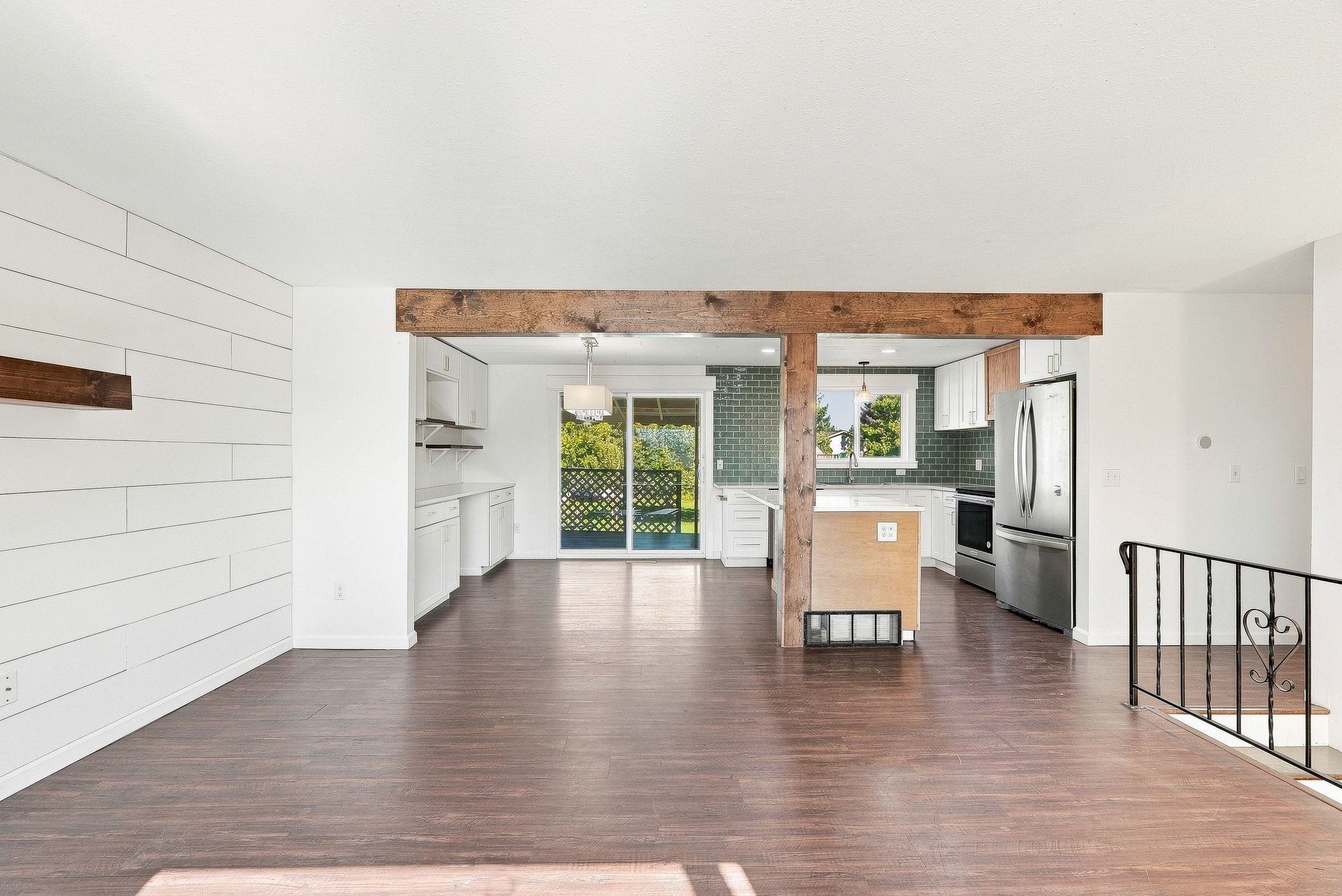 11921 E 31st Ave - Photo 6