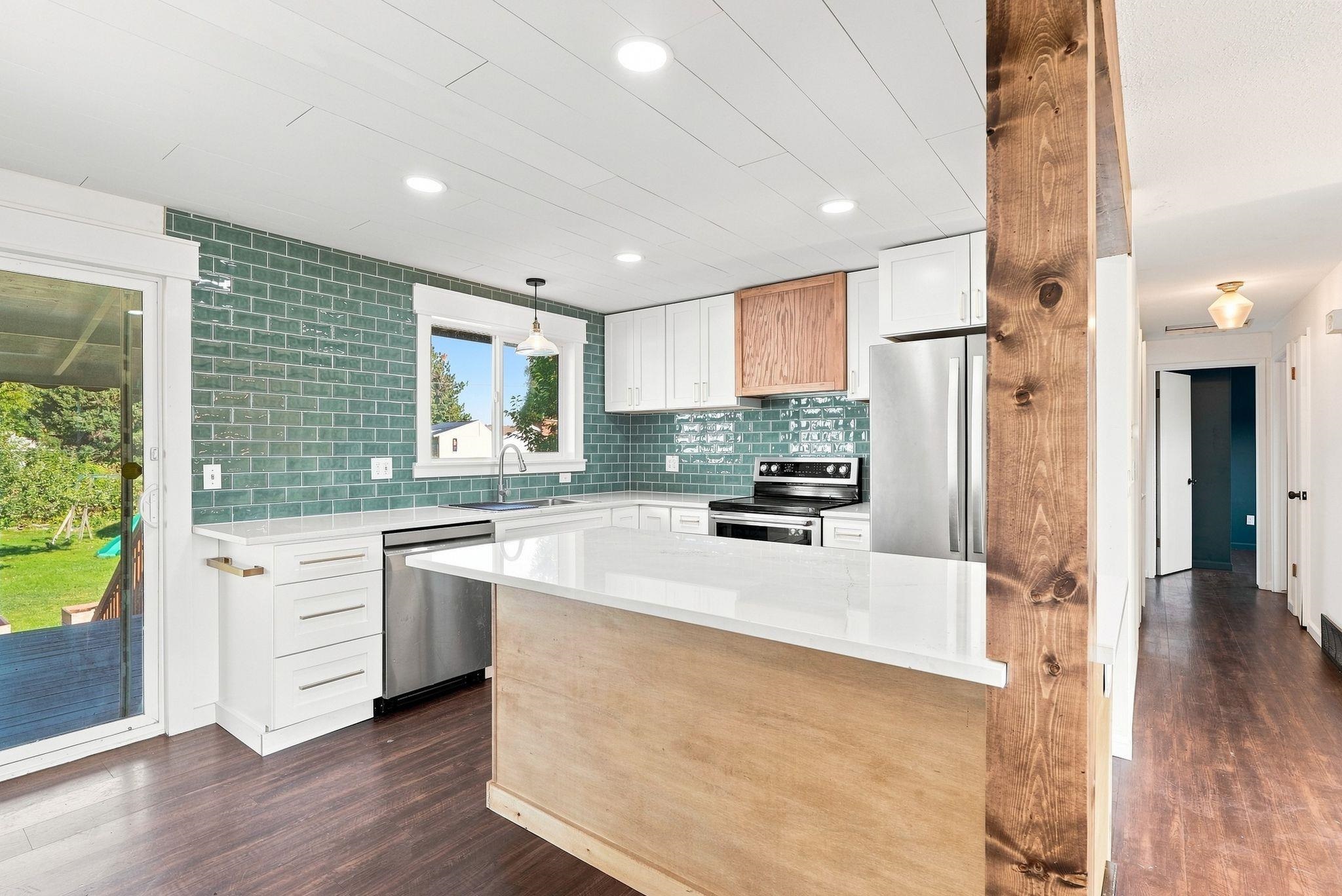 11921 E 31st Ave - Photo 10