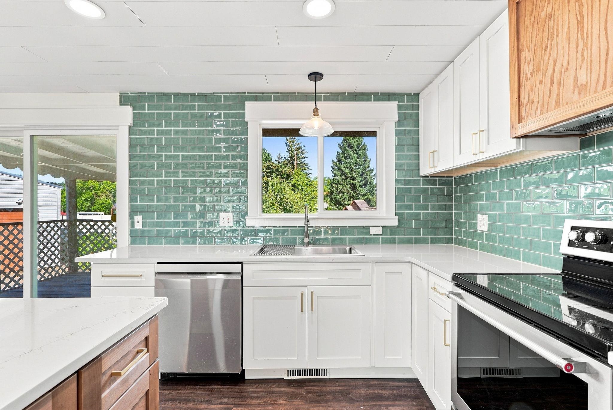 11921 E 31st Ave - Photo 12