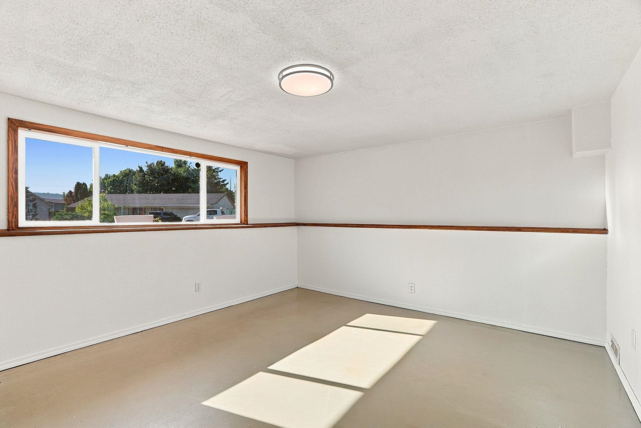 11921 E 31st Ave - Photo 20