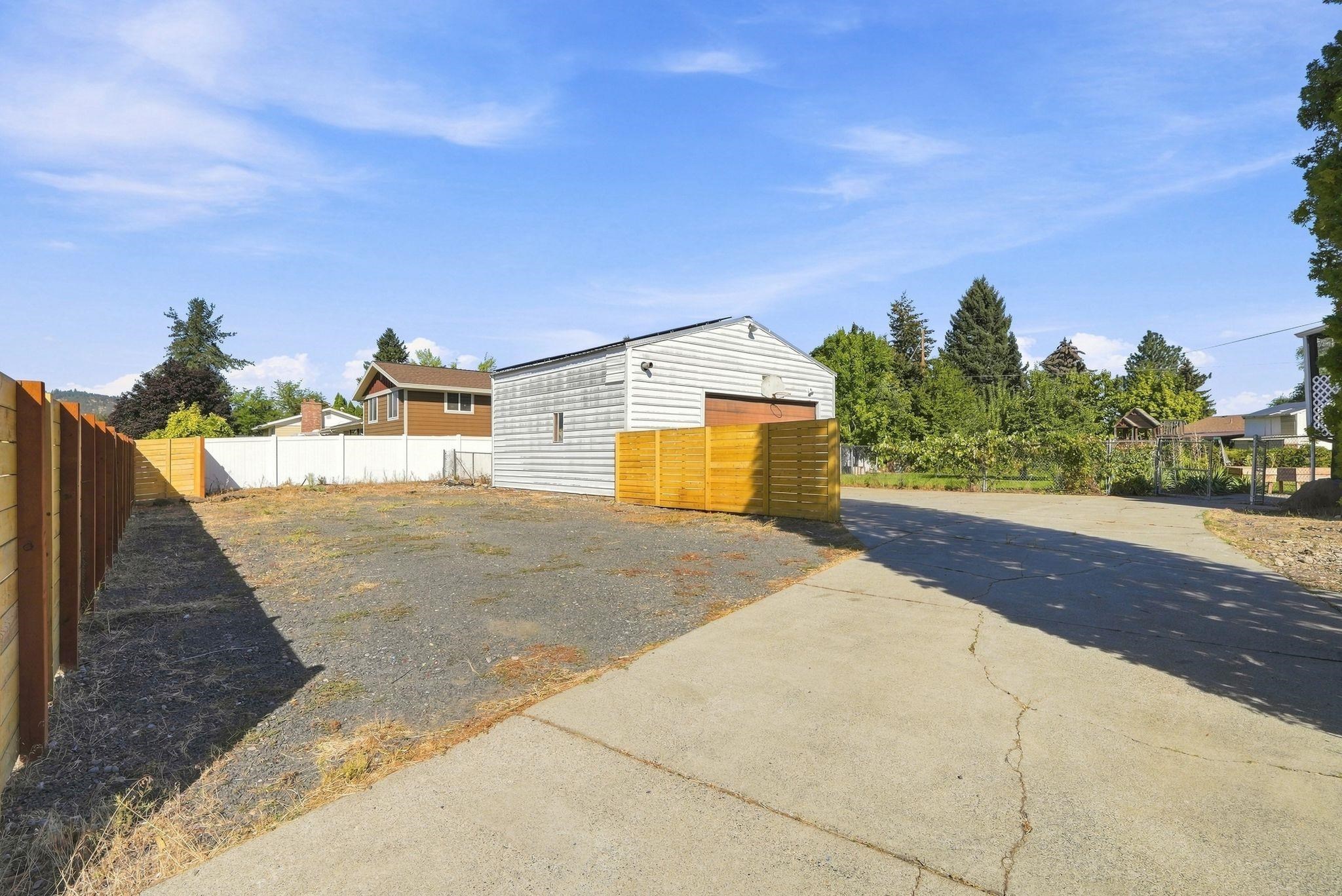 11921 E 31st Ave - Photo 28