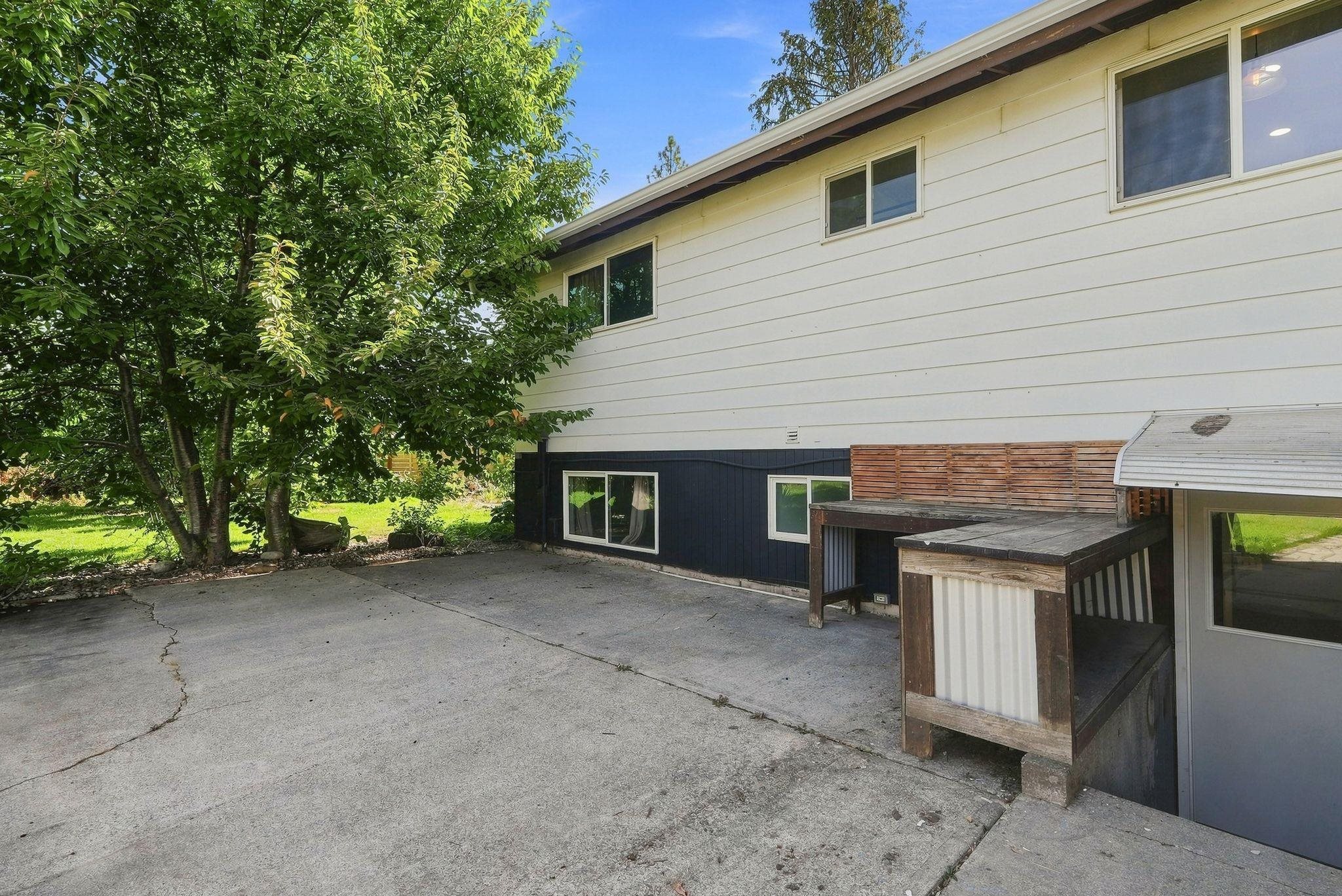 11921 E 31st Ave - Photo 31