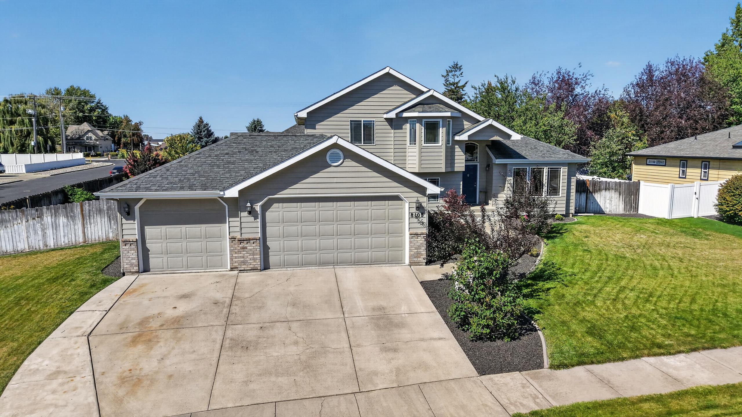 8103 N Nathan Ct - Photo 2