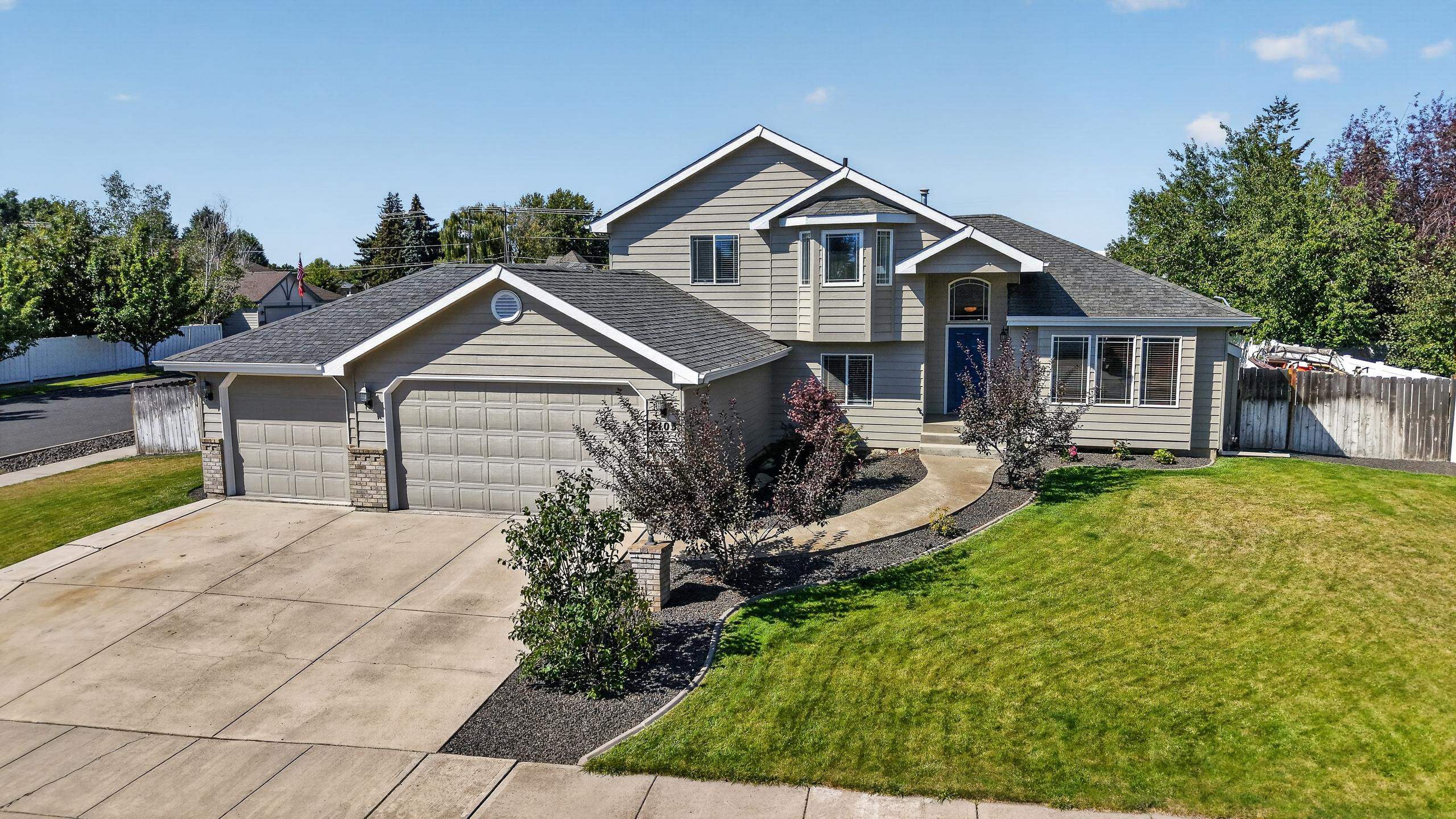 8103 N Nathan Ct - Photo 1