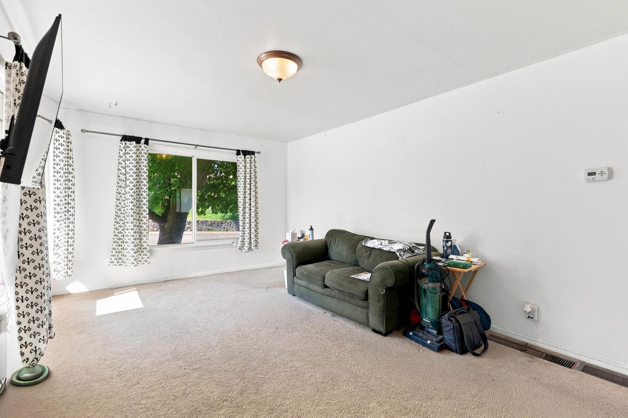 3203 E 19th Ave - Photo 4