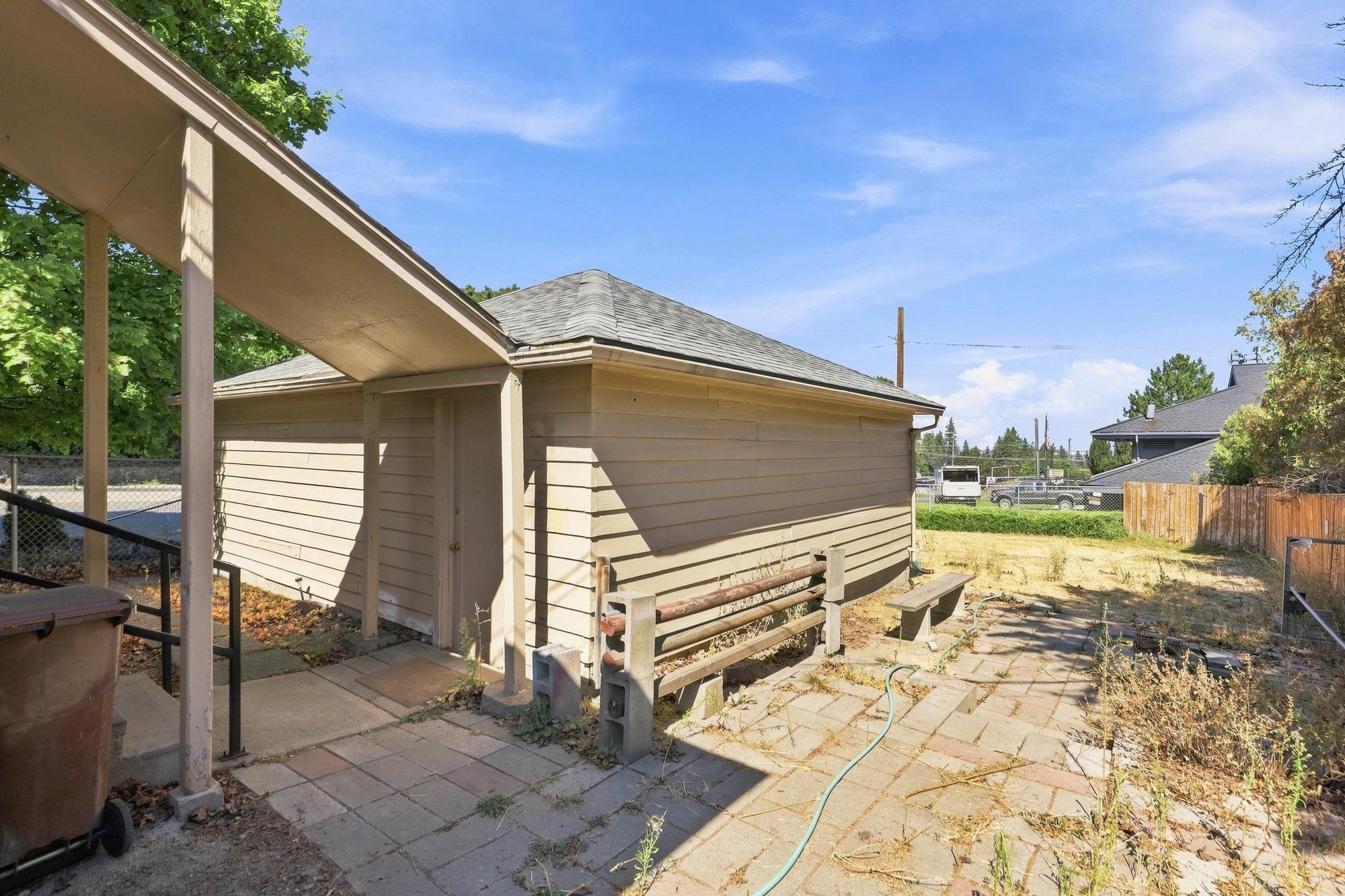 3203 E 19th Ave - Photo 18