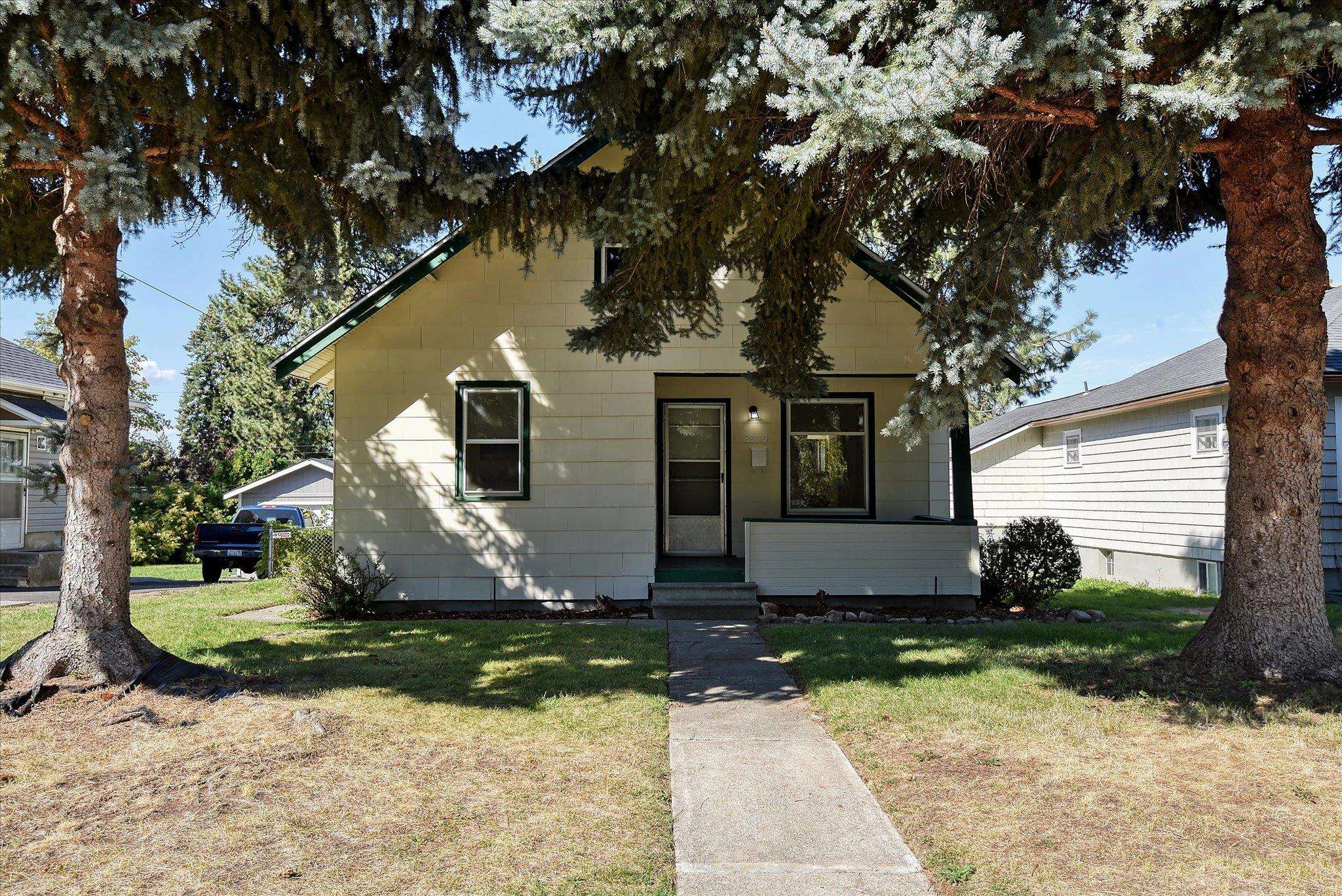 2809 E 18th Ave - Photo 1