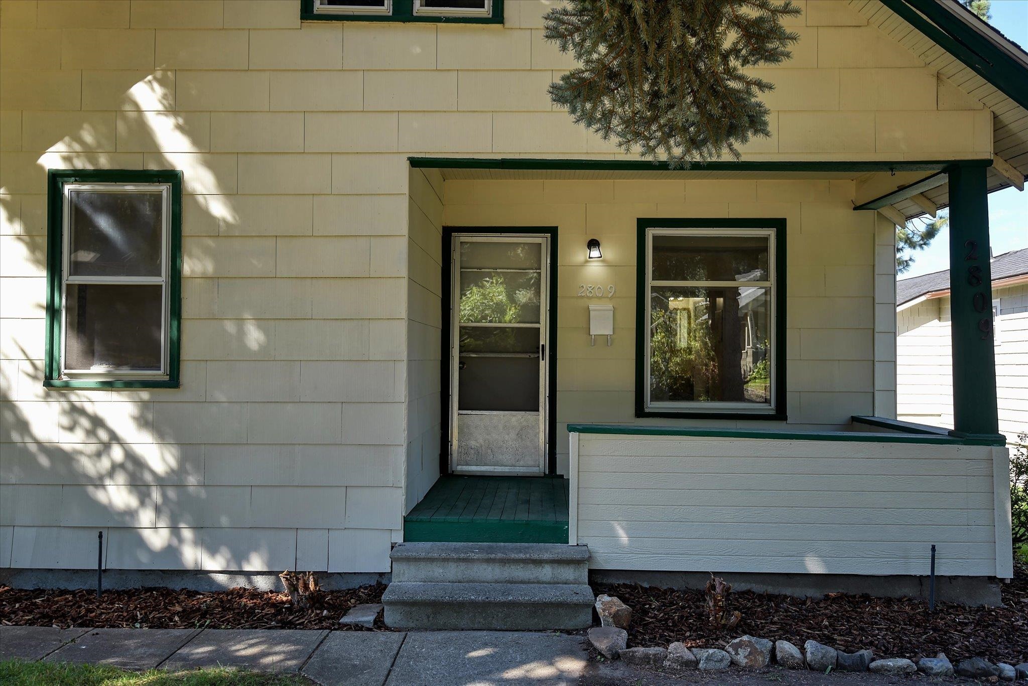 2809 E 18th Ave - Photo 2
