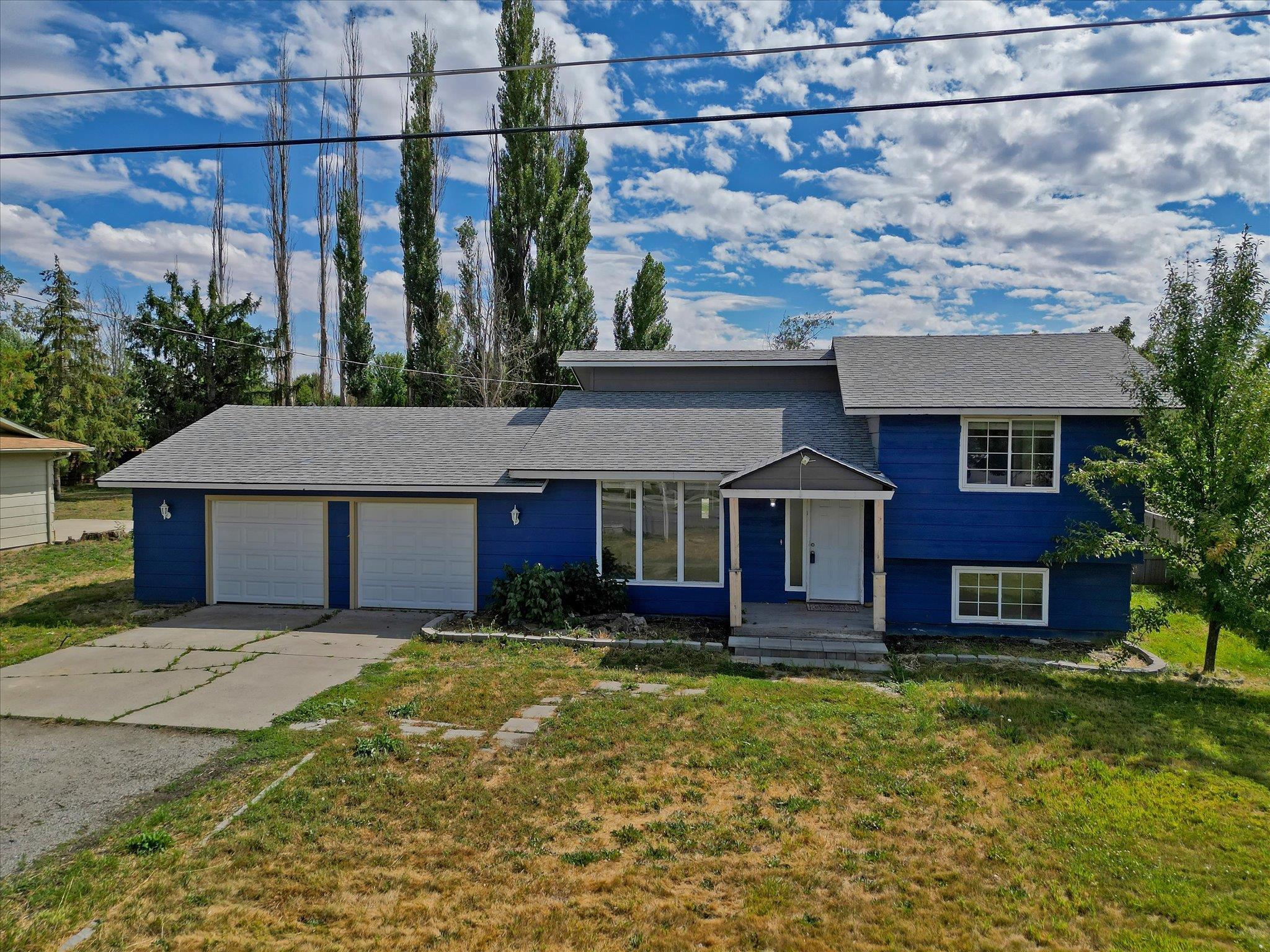 3318 E 55TH Ave - Photo 1