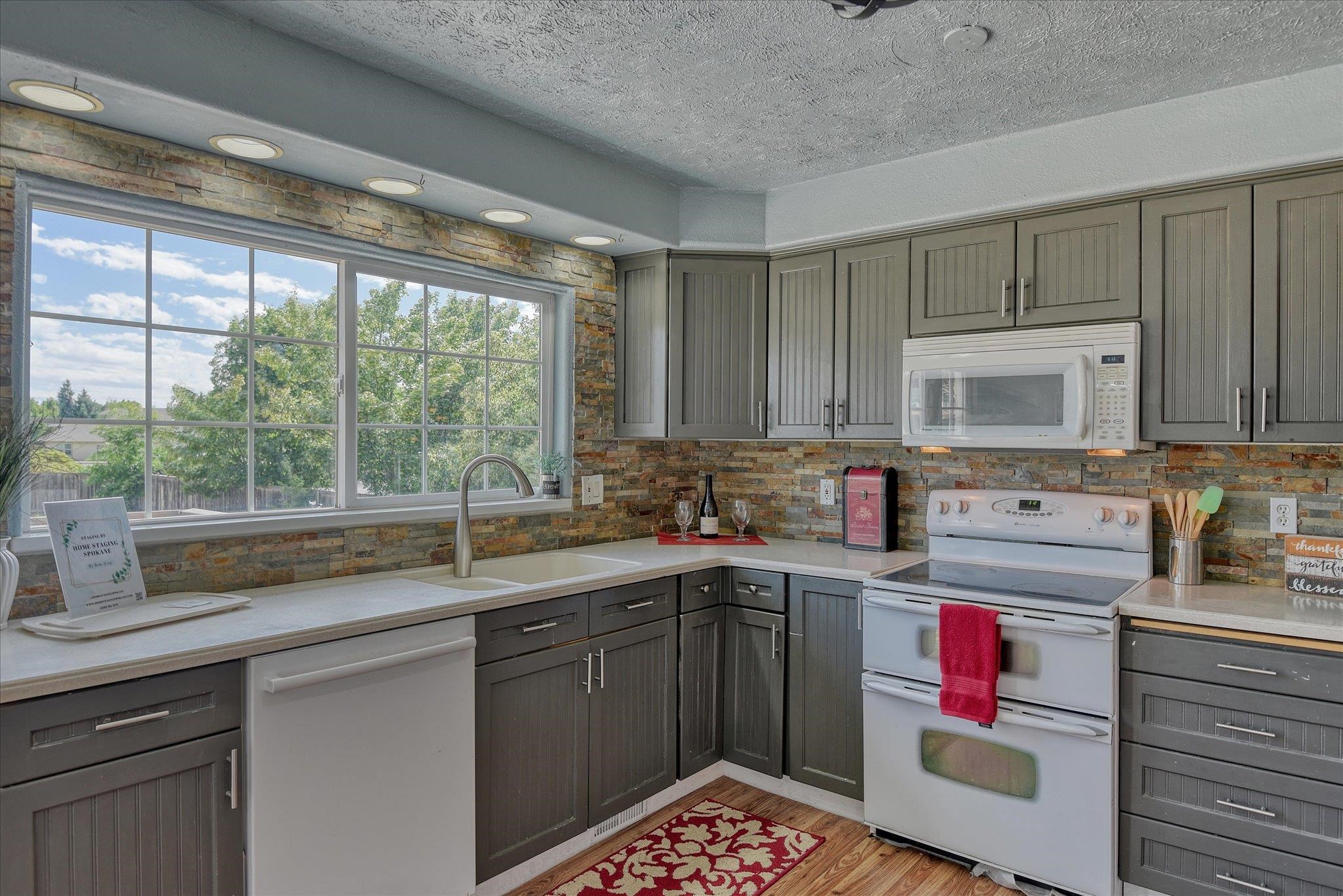 3318 E 55TH Ave - Photo 9