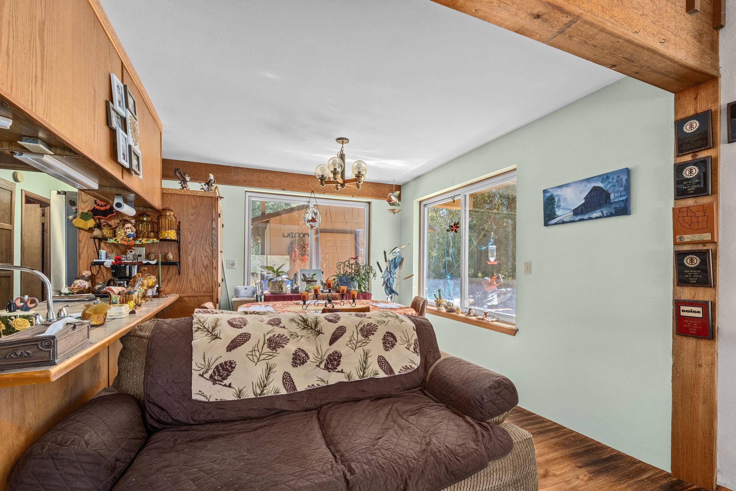 1043 Old Highway 12 Mile Rd - Photo 13