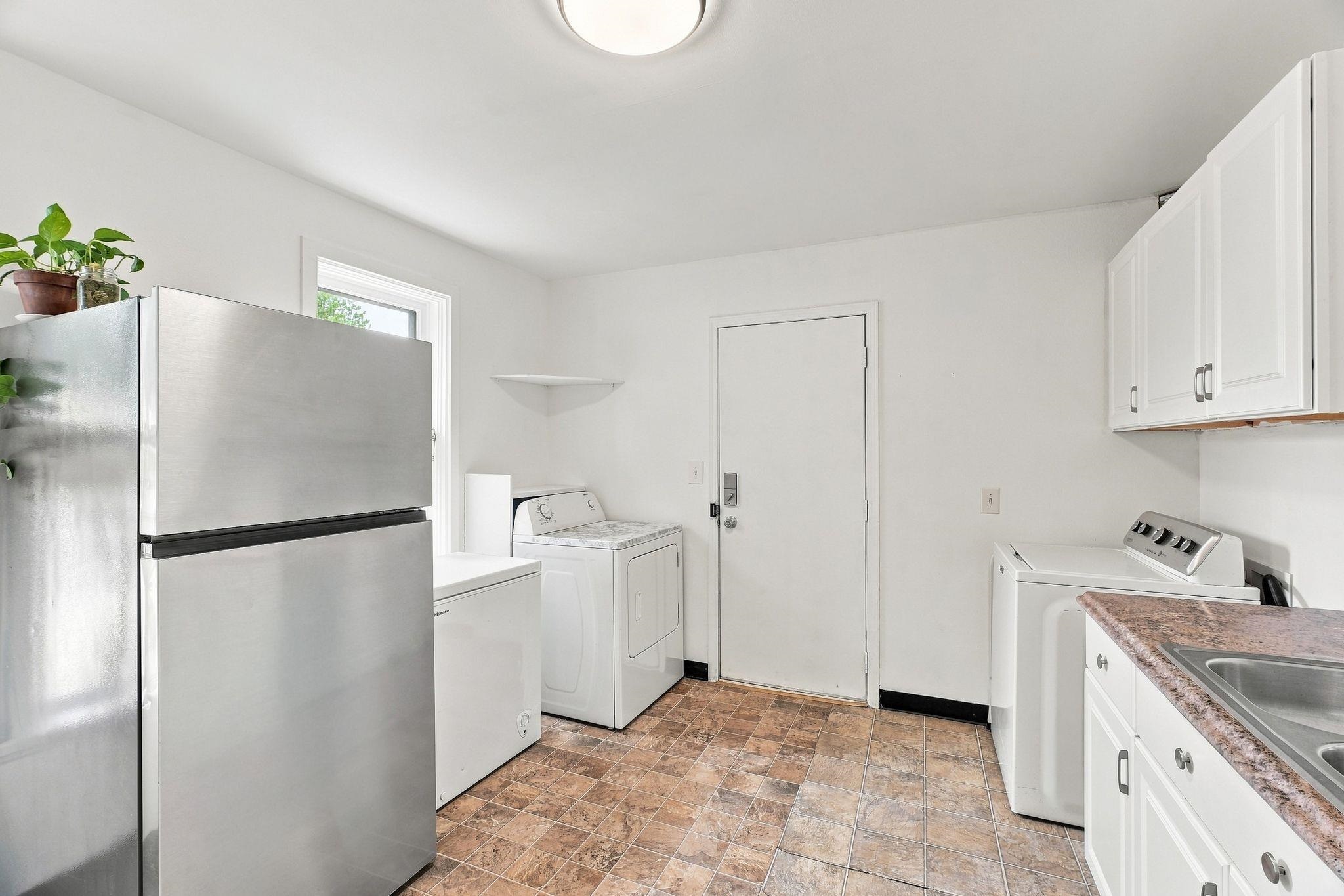 4027 W Sanson Ave - Photo 10