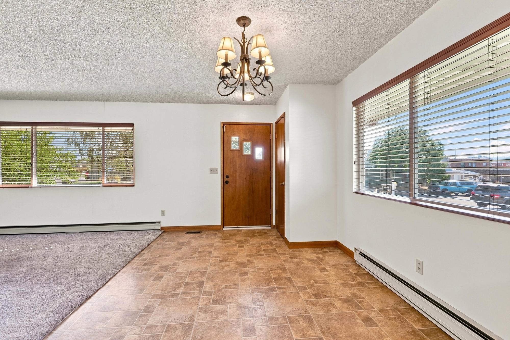 627 N Madelia St - Photo 9