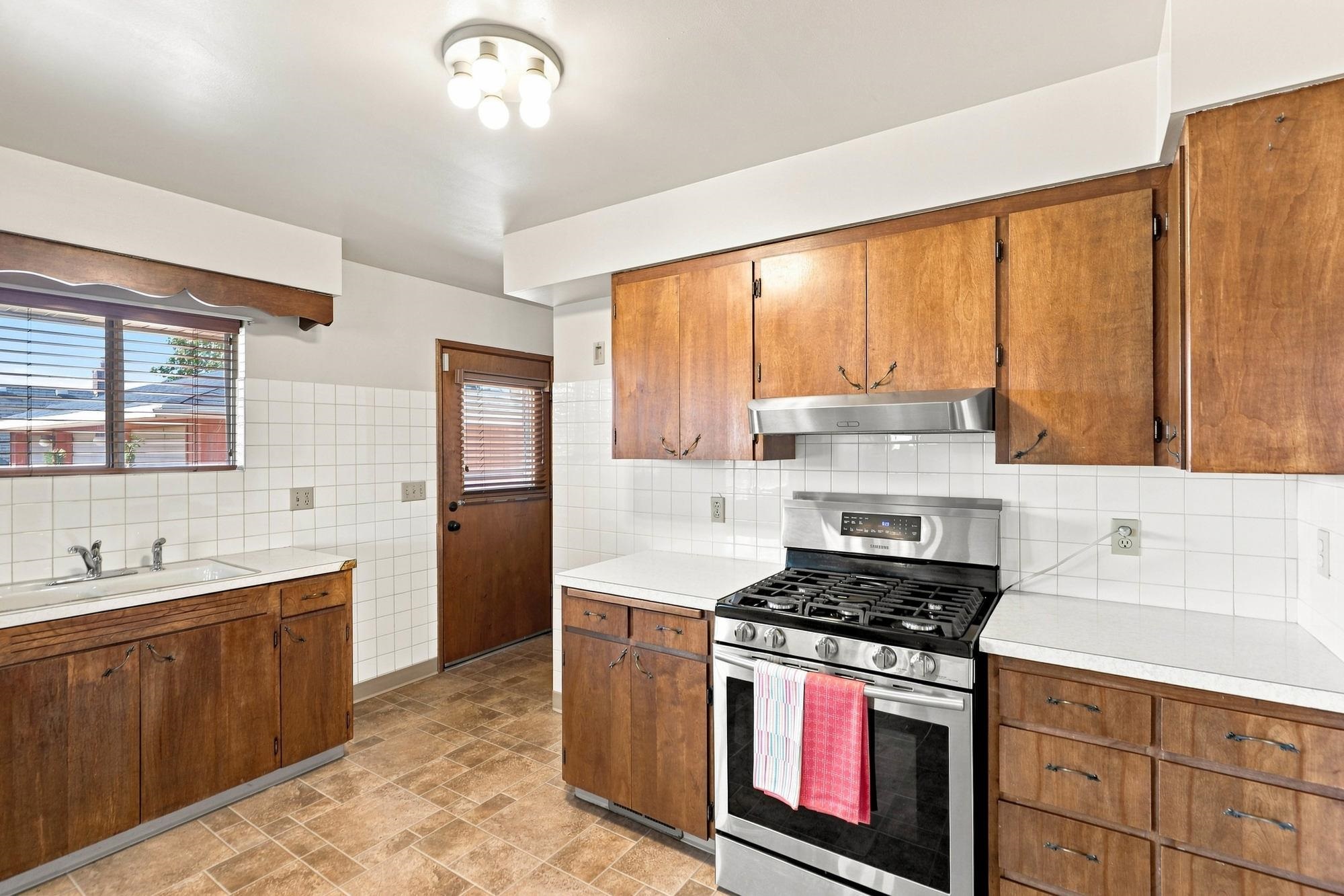 627 N Madelia St - Photo 12