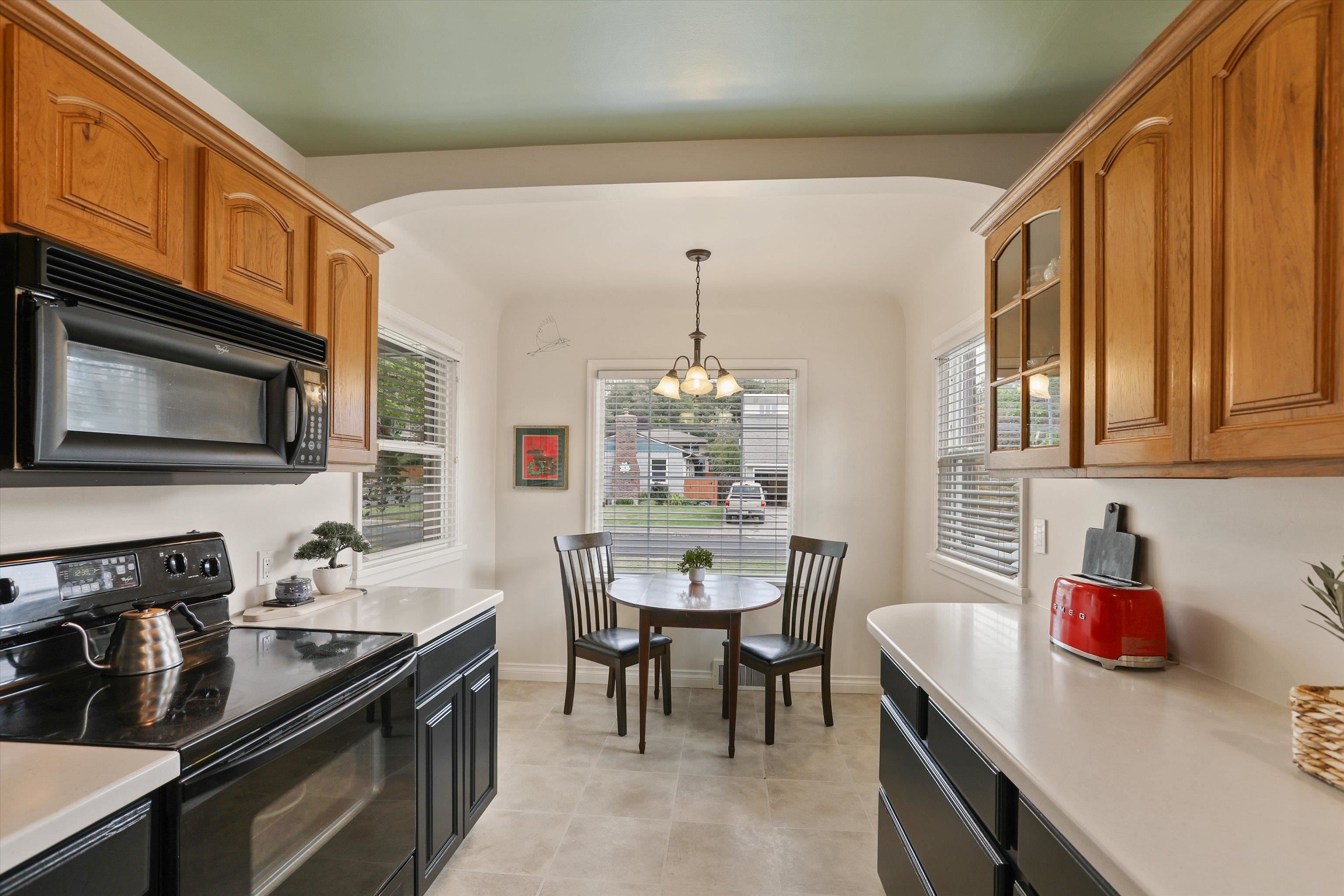 3125 N Sheridan Ct - Photo 8