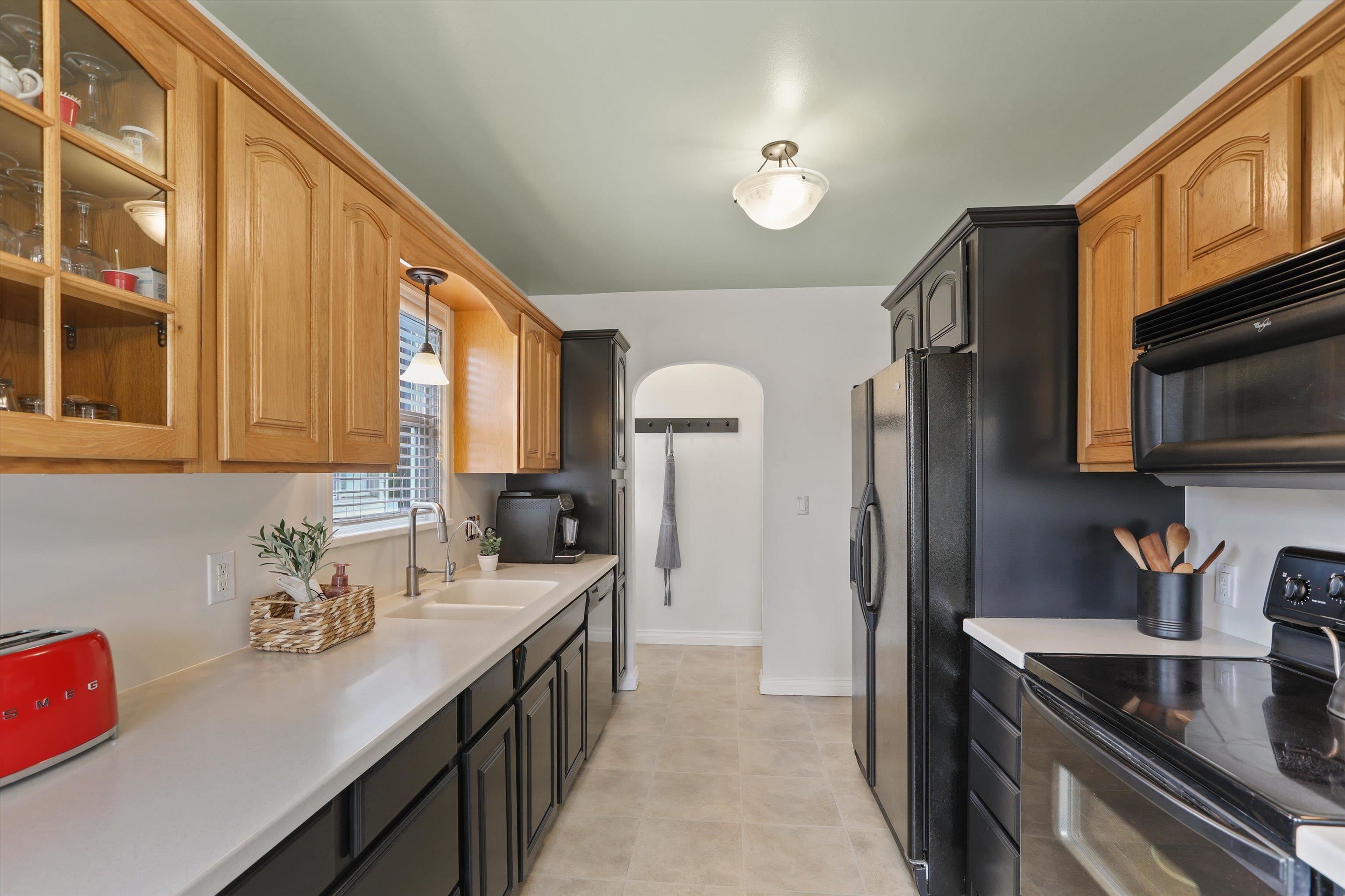 3125 N Sheridan Ct - Photo 9