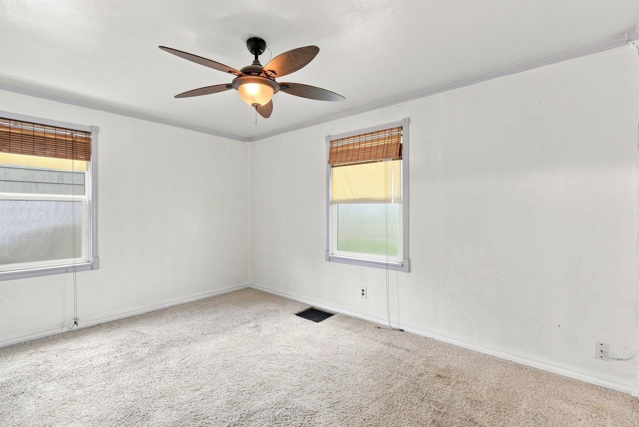5619 N Elm St - Photo 6