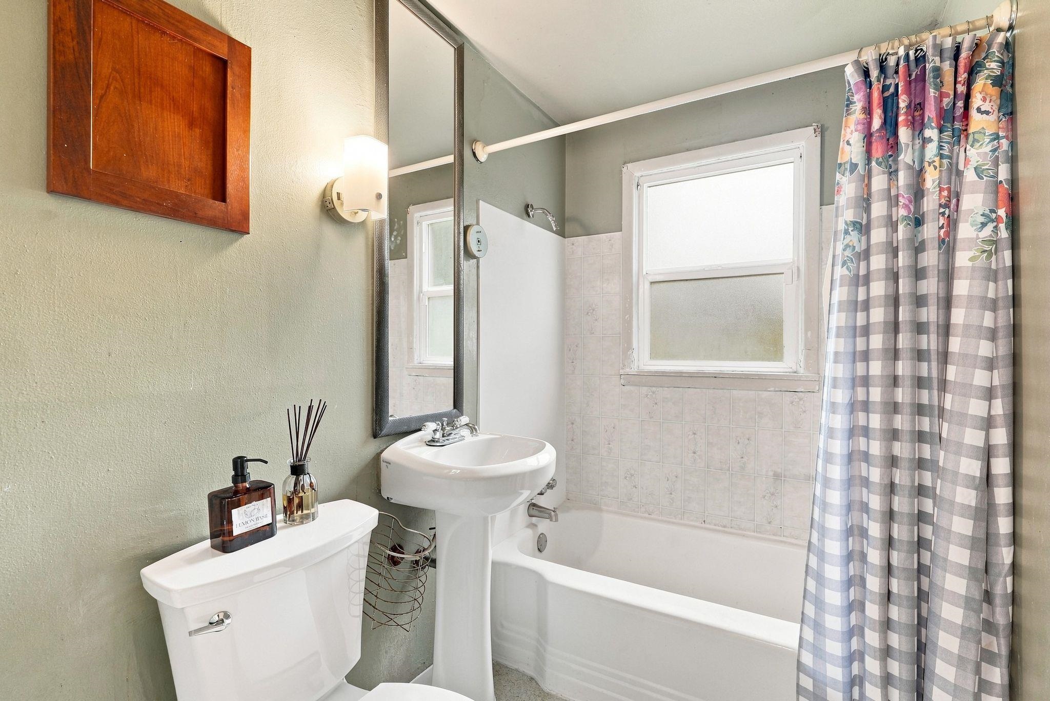 5619 N Elm St - Photo 5