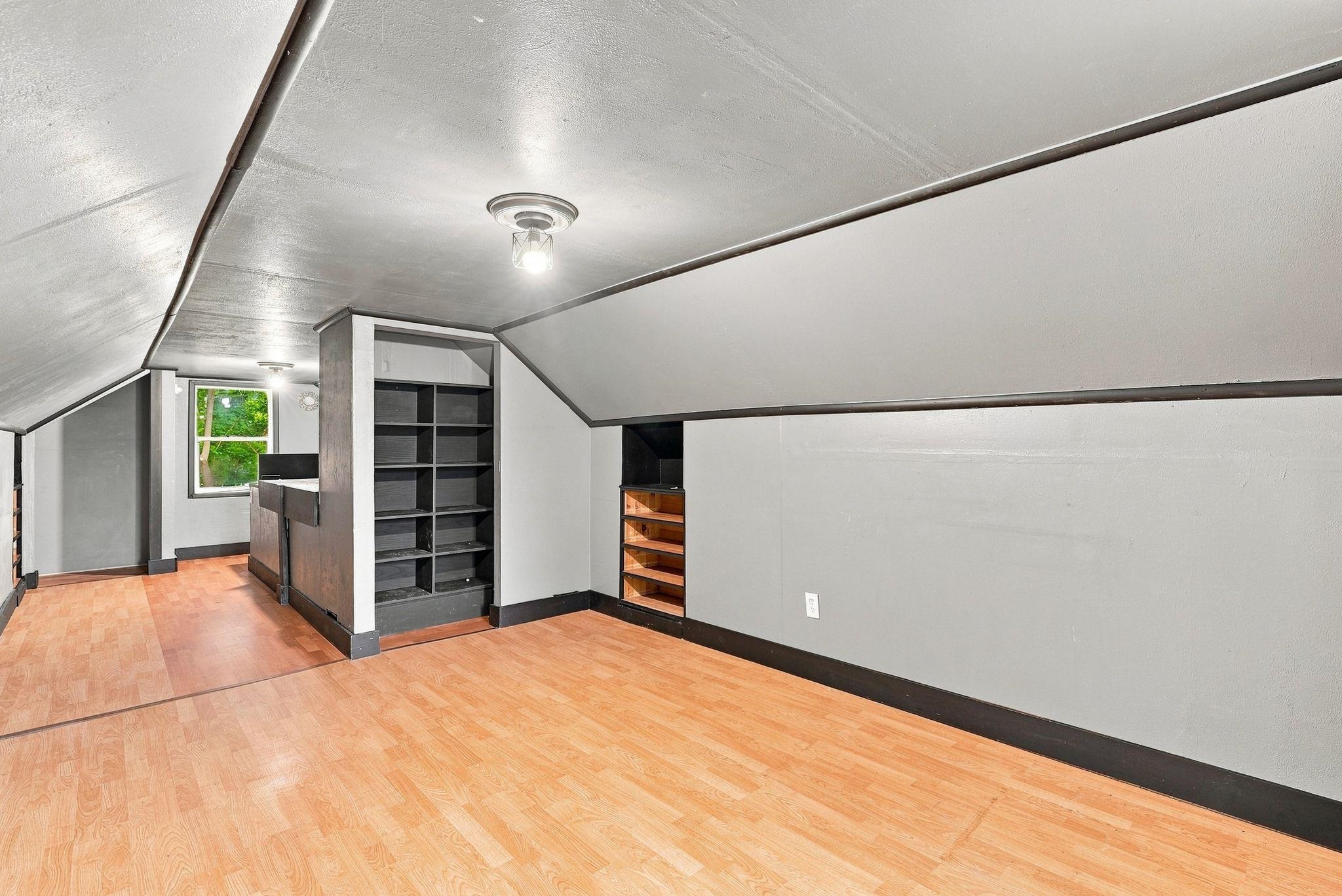 5619 N Elm St - Photo 8