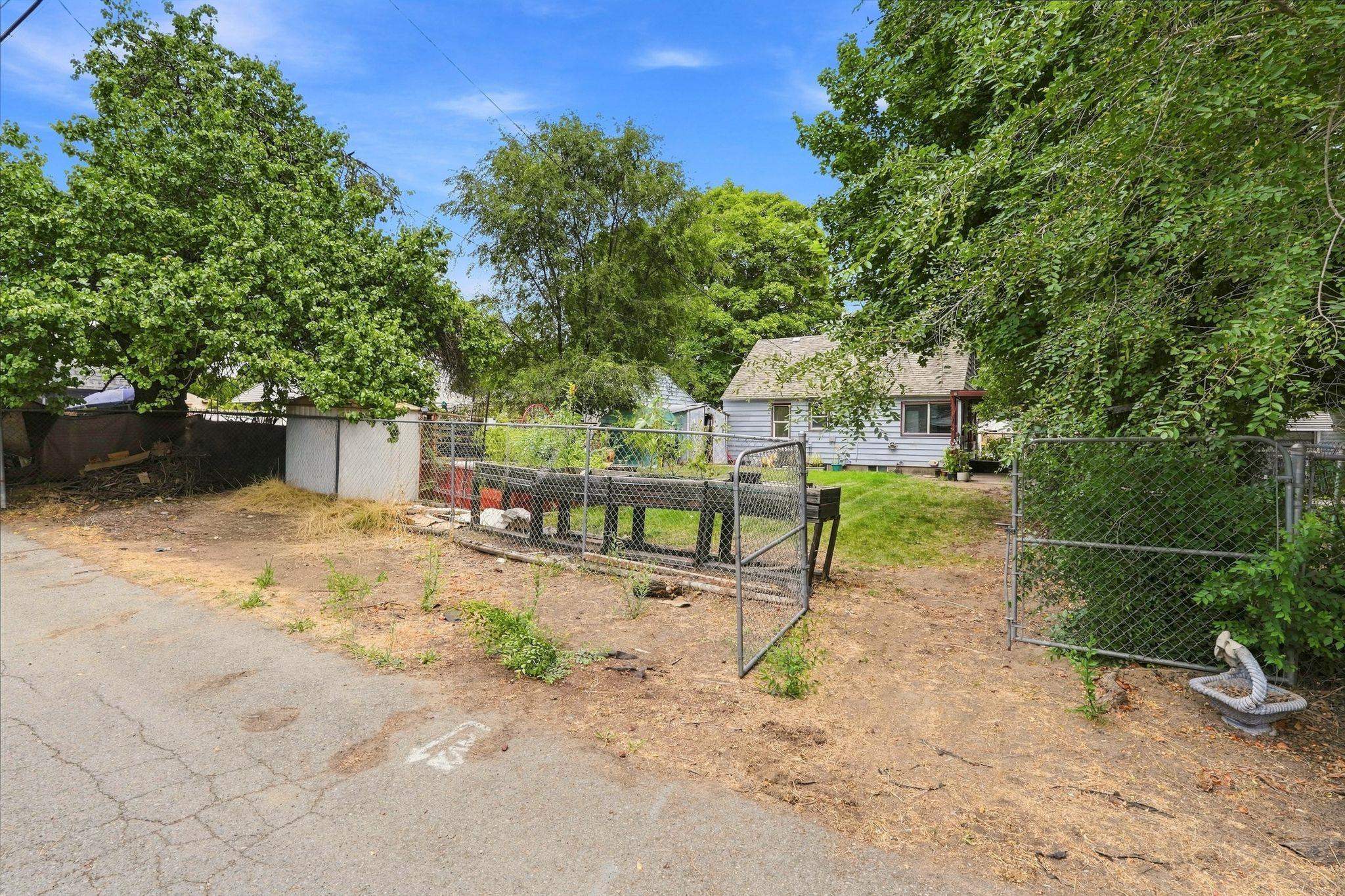 5619 N Elm St - Photo 20
