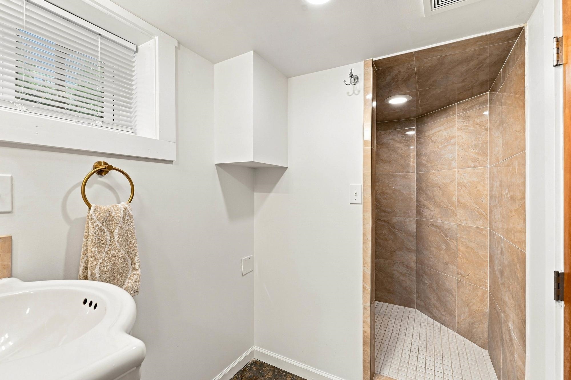 35 E 29th Ave - Photo 16