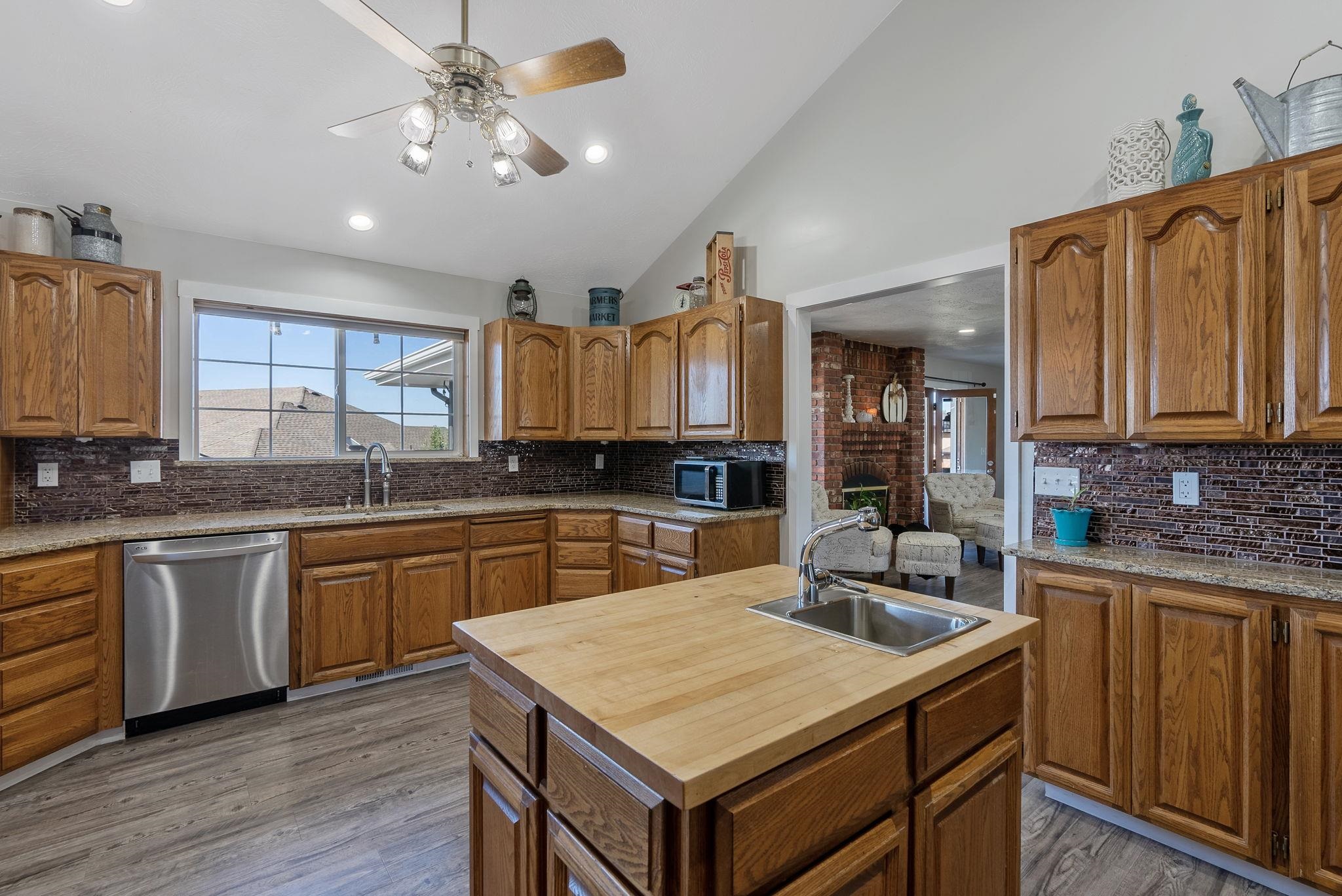 10103 N Ridgecrest Dr - Photo 15