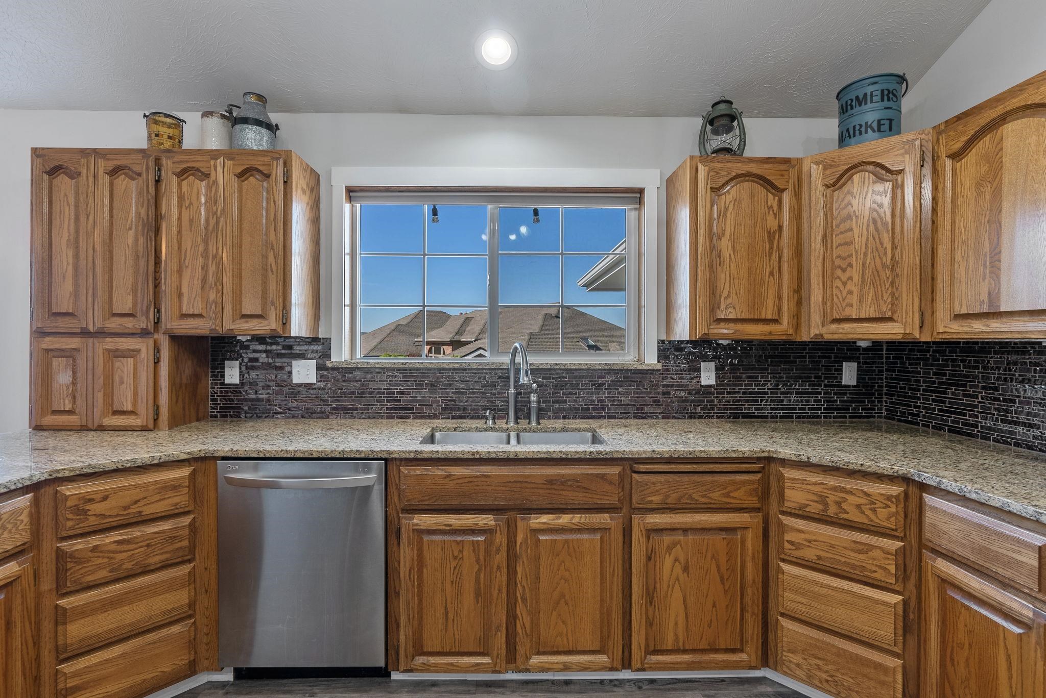 10103 N Ridgecrest Dr - Photo 16