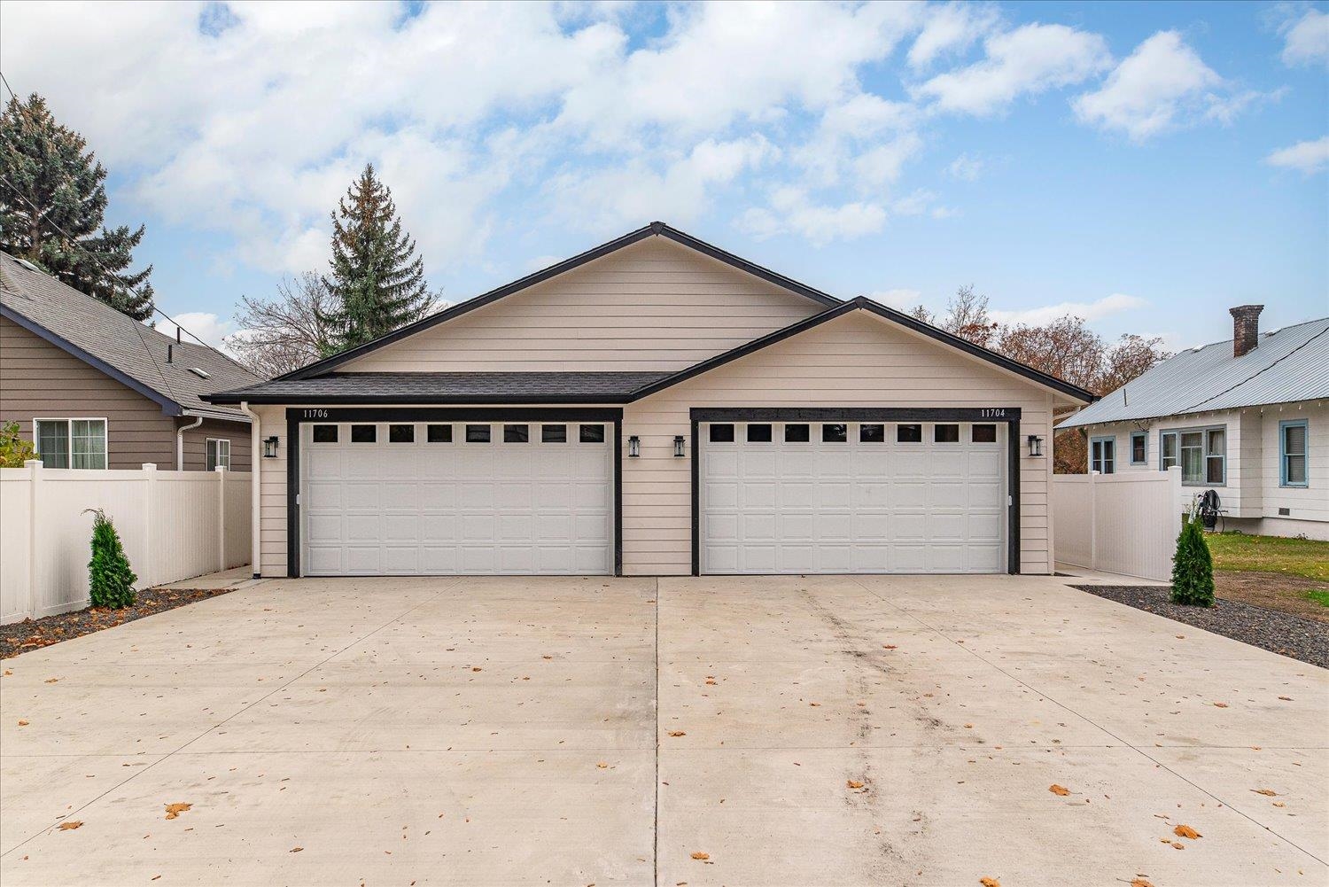 11704 E VALLEYWAY Ave - Photo 1