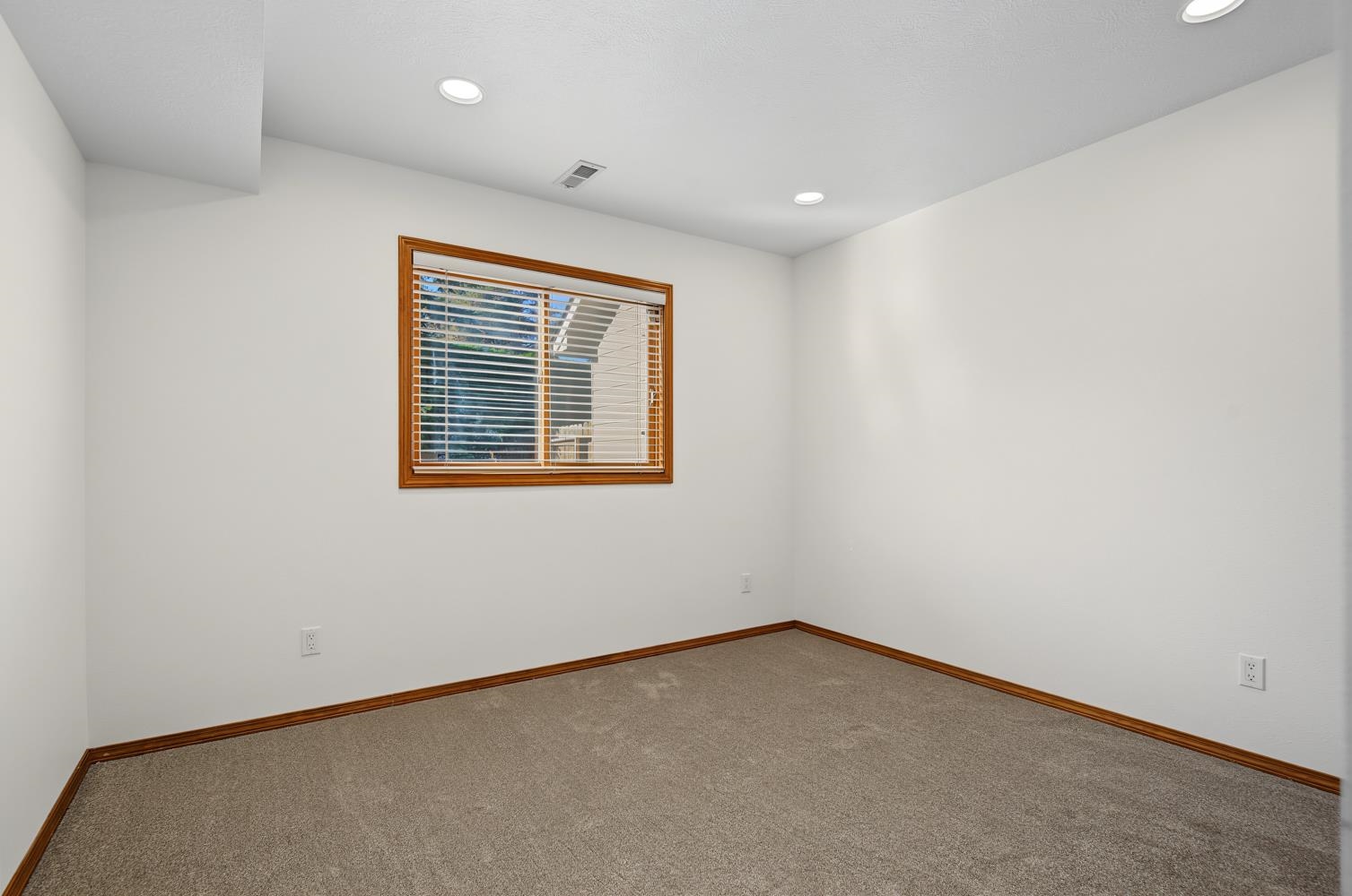 2006 E Westminster Ln - Photo 39