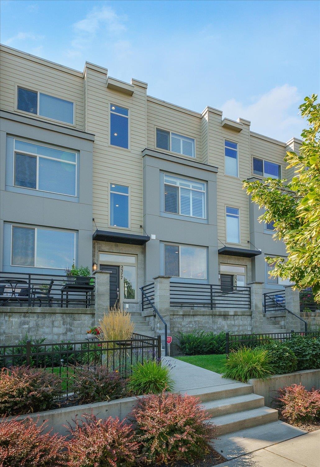 2377 W Summit Pkwy - Photo 5