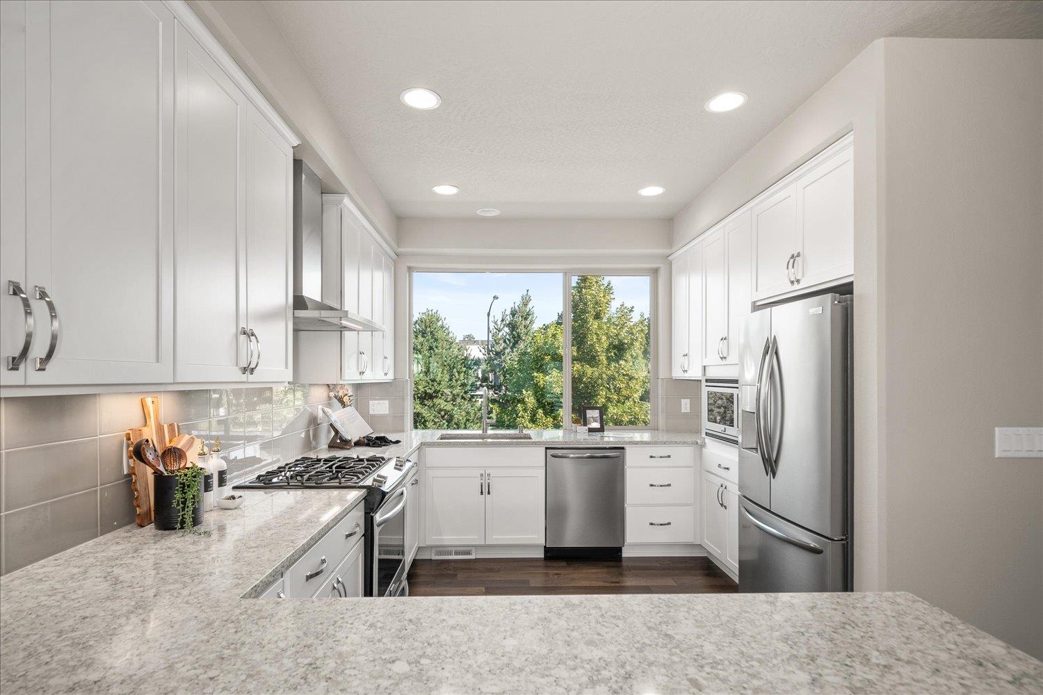 2377 W Summit Pkwy - Photo 26