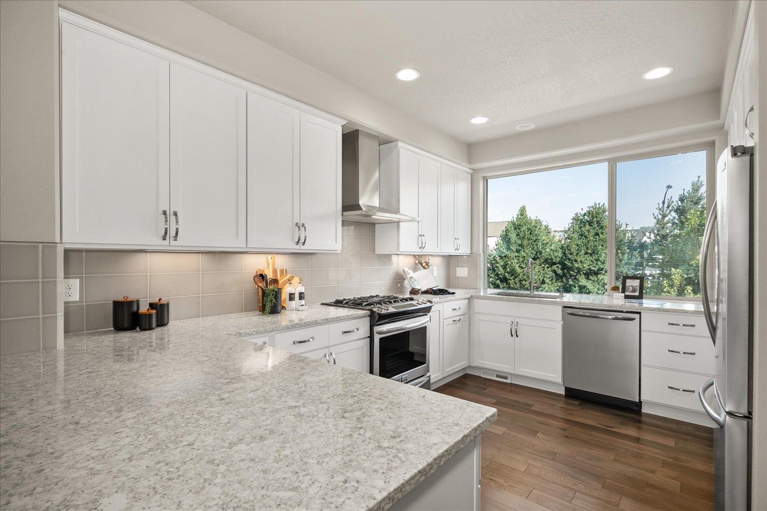 2377 W Summit Pkwy - Photo 27