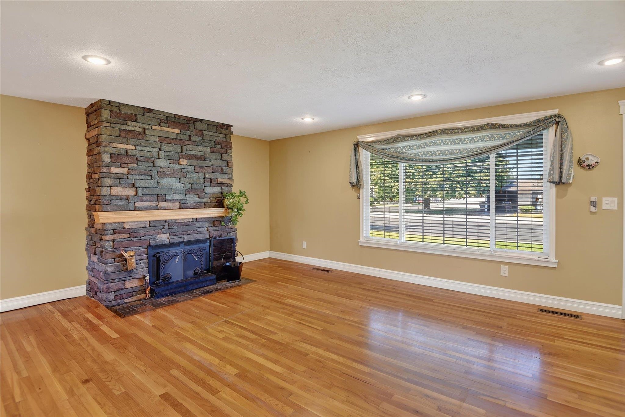 534 E COZZA Dr - Photo 8