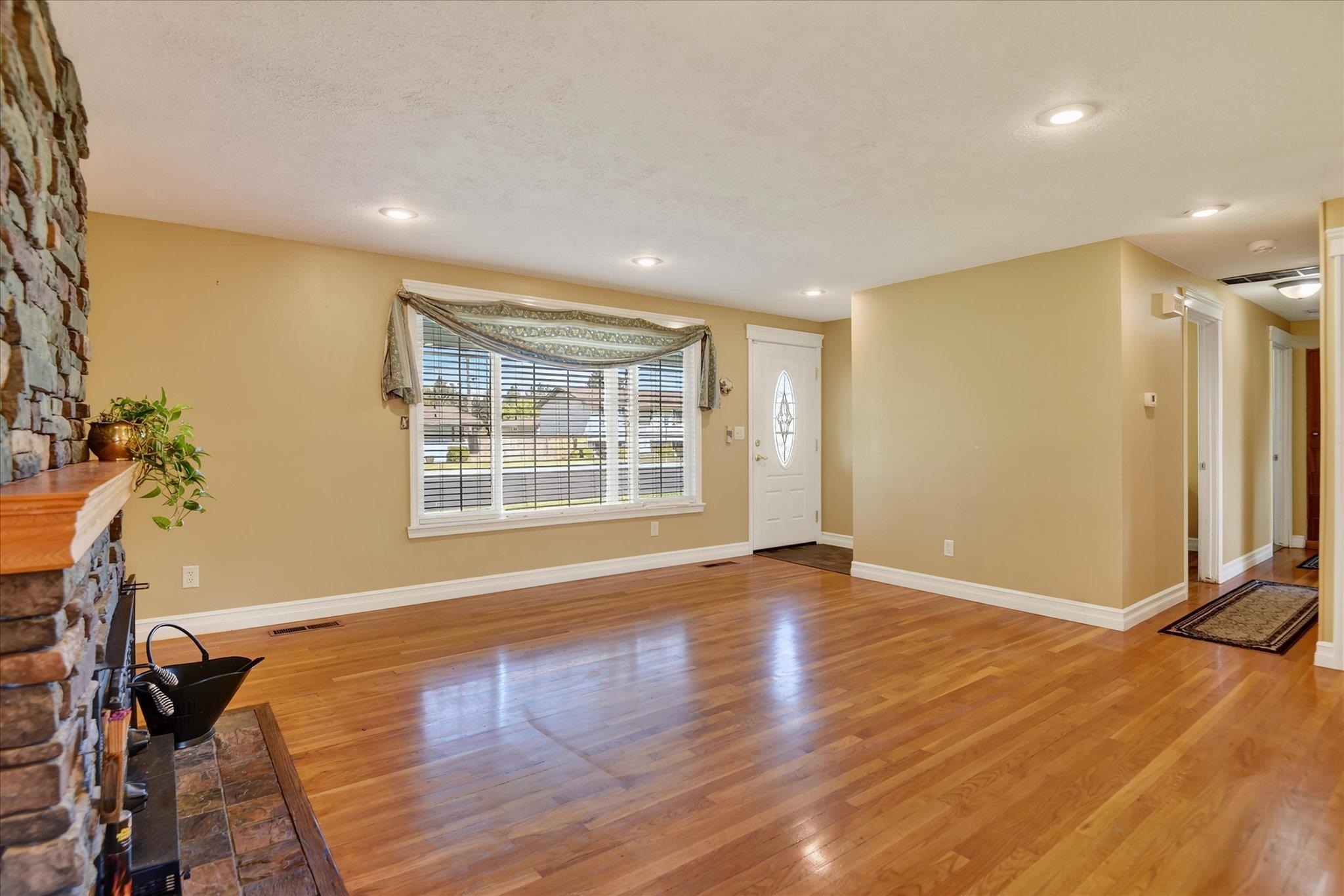534 E COZZA Dr - Photo 9