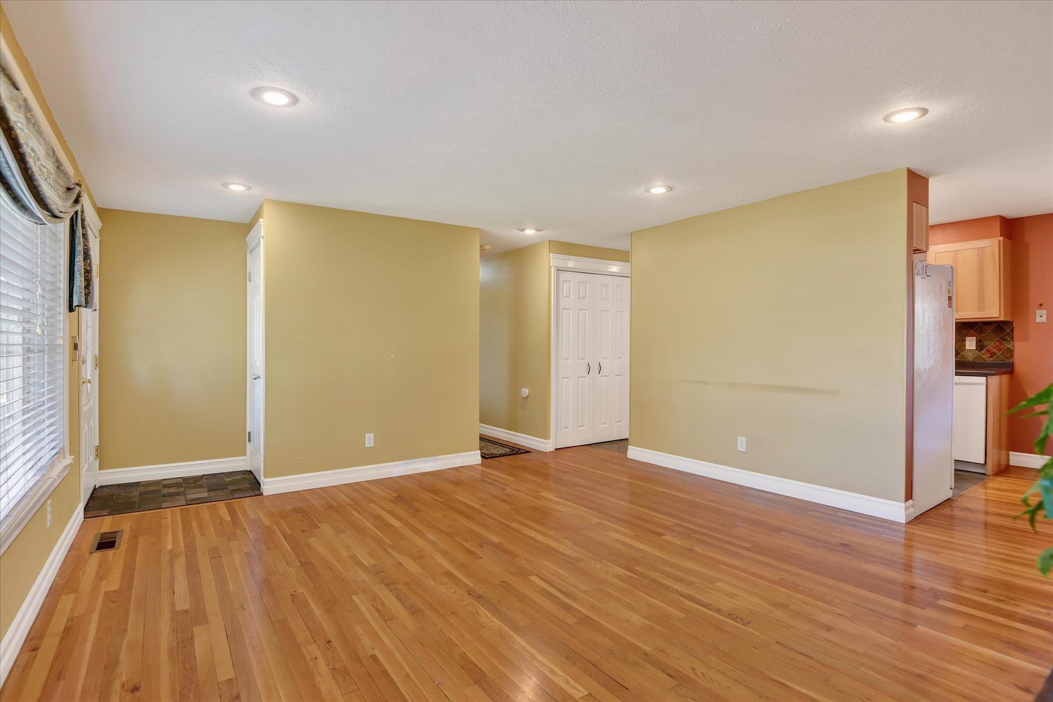 534 E COZZA Dr - Photo 10