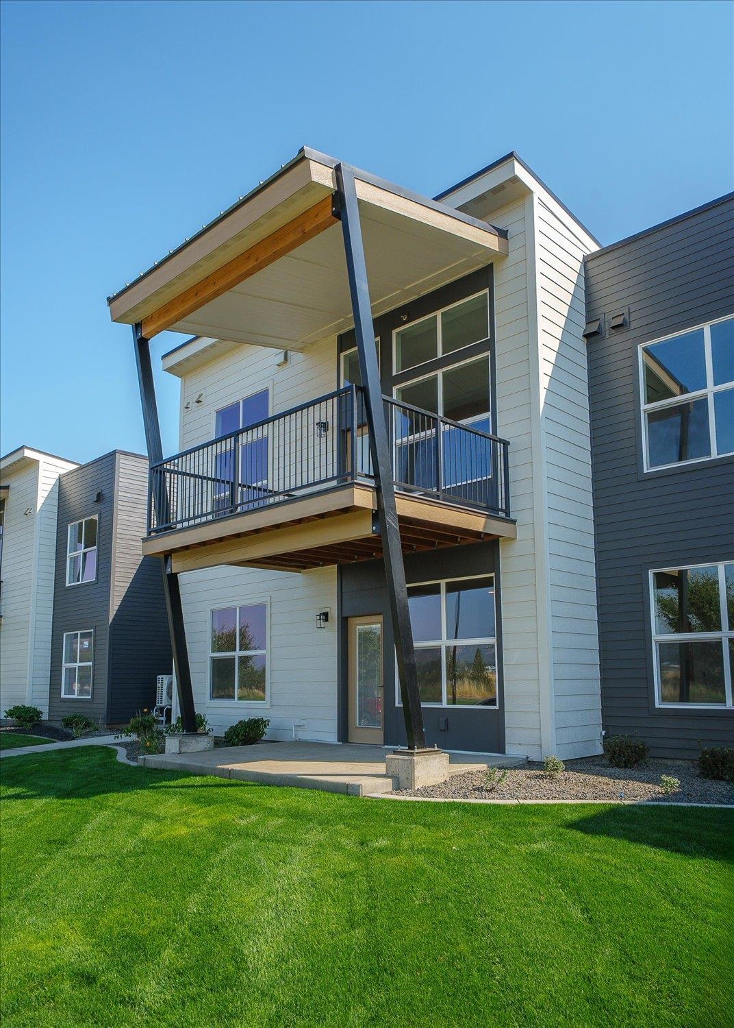 21090 E Indiana Ave - Photo 1
