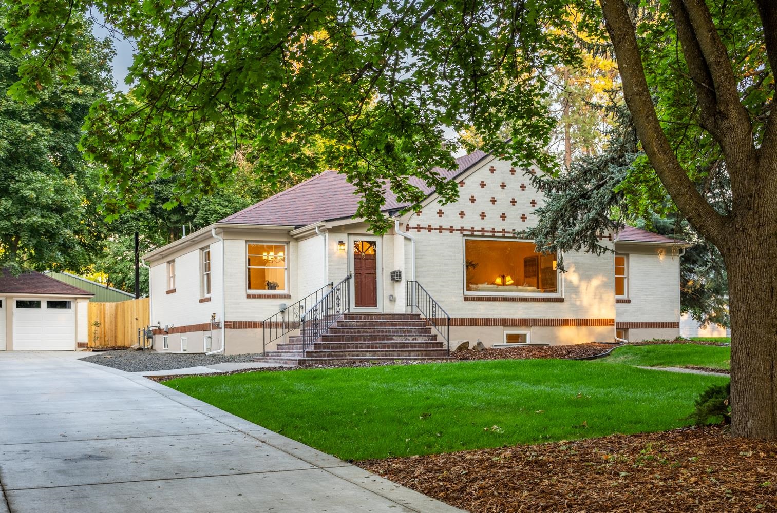 3011 S Manito Blvd - Photo 1