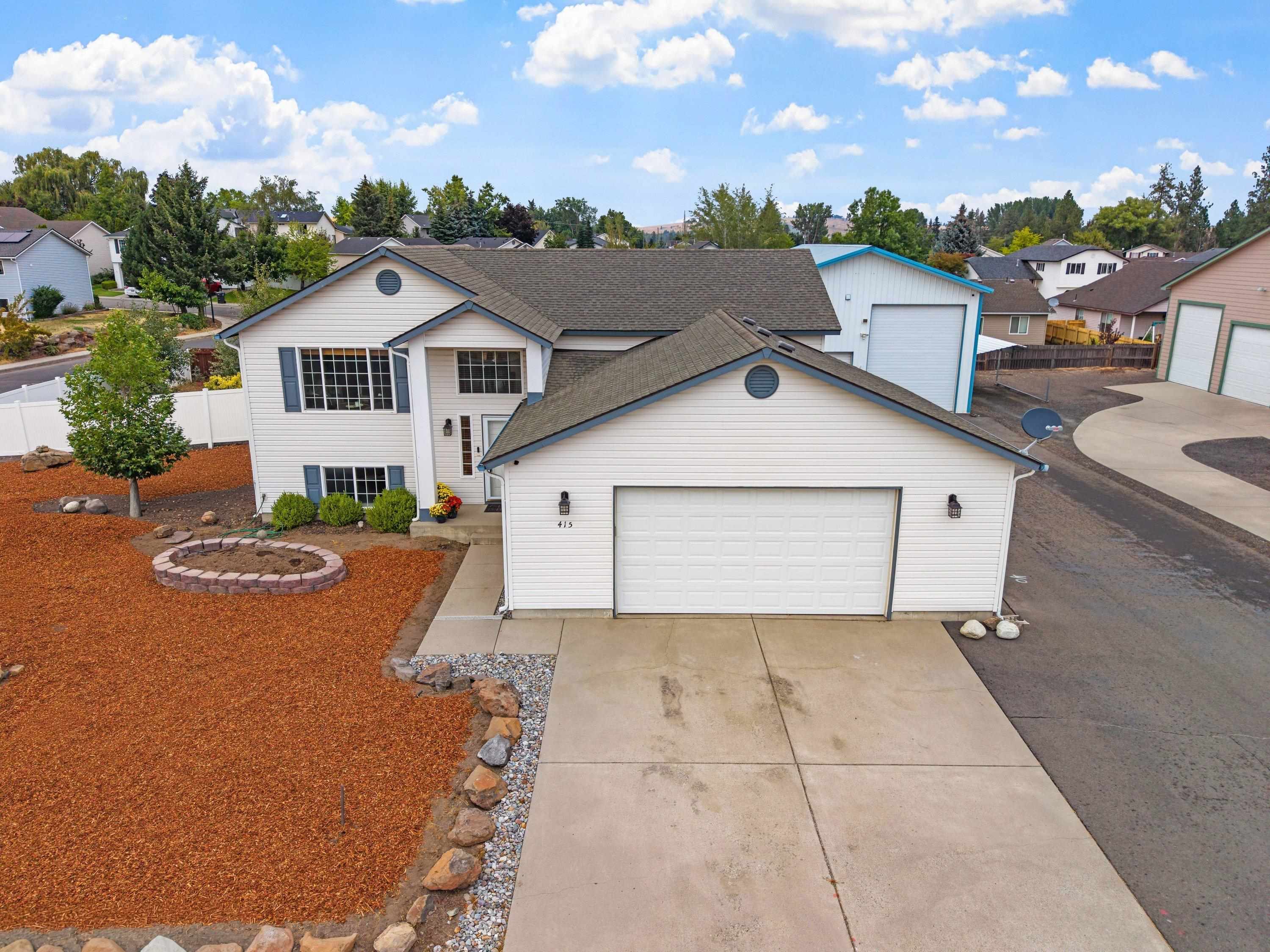 415 Simpson Pkwy - Photo 2