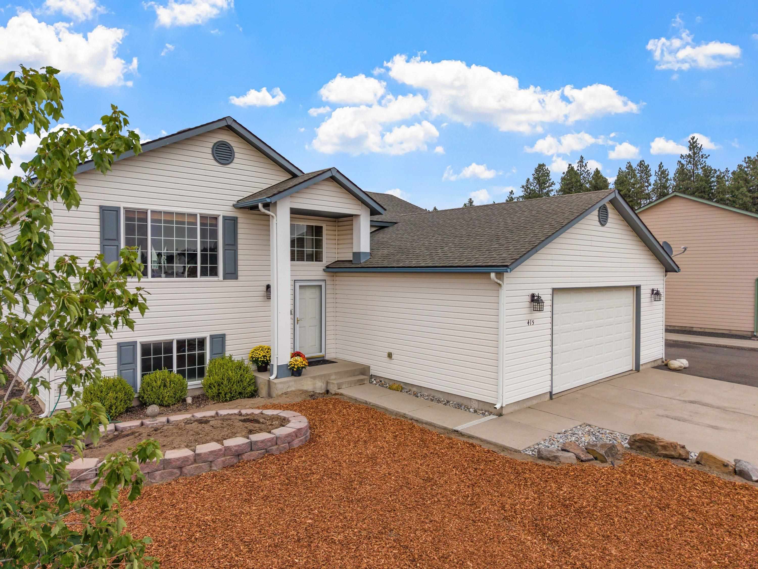 415 Simpson Pkwy - Photo 3