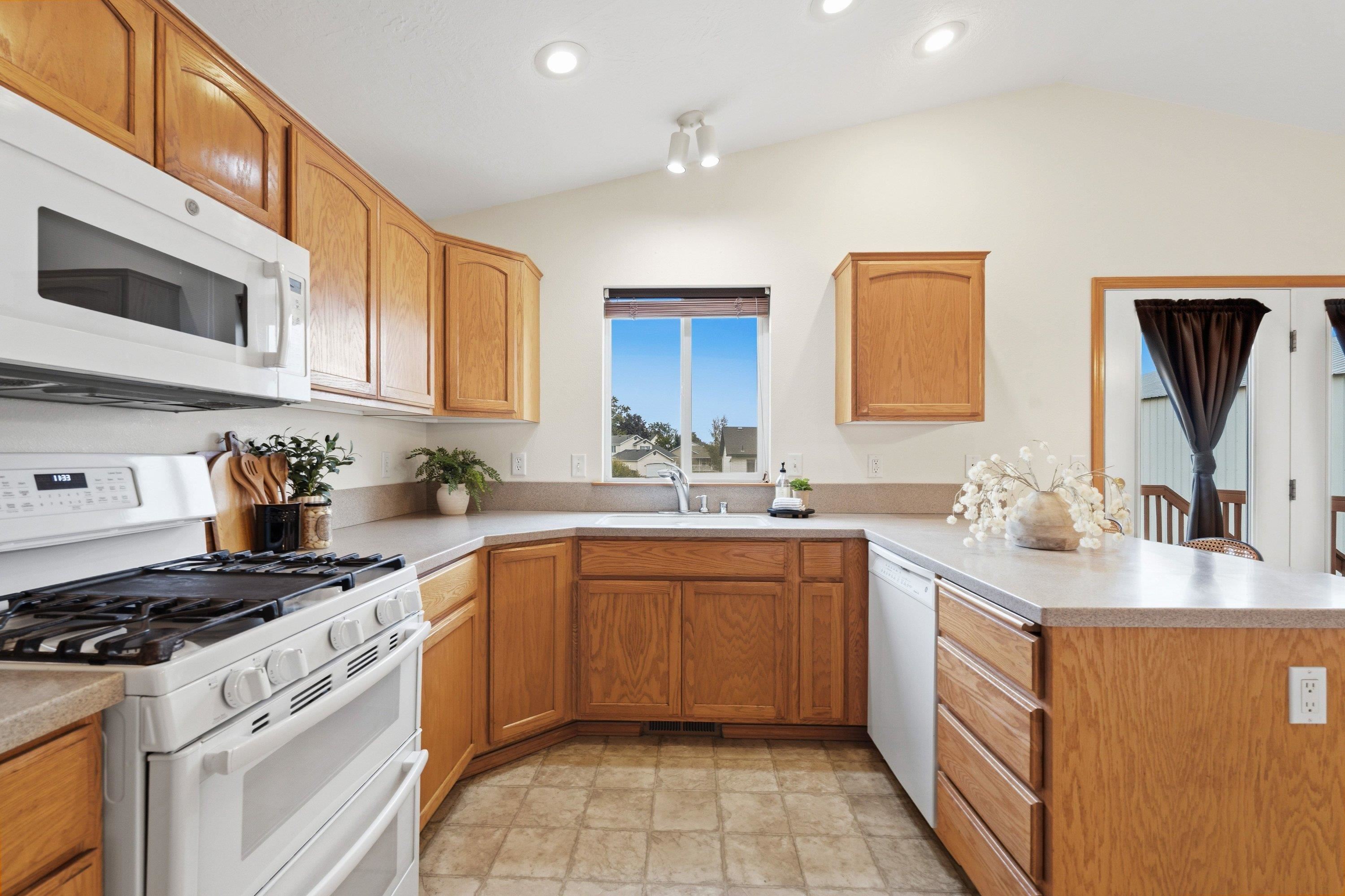 415 Simpson Pkwy - Photo 10